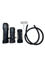 Ensemble de pièces pour appareil, comprenant des réservoirs, un tuyau noir et un outil.; Onderdelenset voor apparaat, inclusief tanks, zwarte slang en gereedschap.; Appliance parts set, including tanks, black hose, and tool.