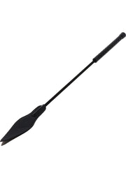 Cravache noire élégante pour des jeux coquins. Découvrez notre collection de cravaches de qualité supérieure.; Elegante zwarte zweep voor speelse spelletjes. Ontdek onze collectie van topkwaliteit zwepen.; Sleek black crop for playful games. Explore our collection of high-quality floggers.