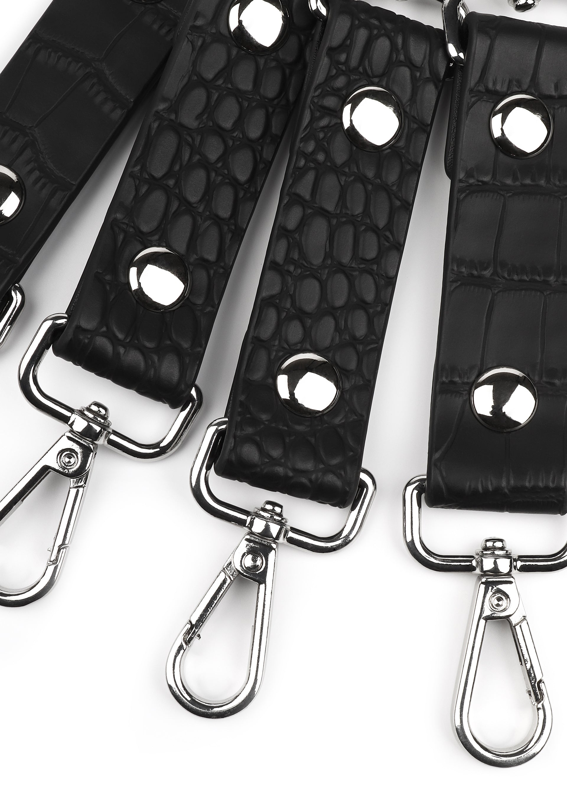 Avanza Croc-Embossed Hogtie