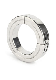 Anneau en métal élégant et moderne, parfait pour ajouter une touche d'originalité à votre look. Design unique et sophistiqué.; Stijlvolle metalen ring, perfect om een originele touch aan je look toe te voegen. Uniek en verfijnd design.; Stylish metal ring, perfect for adding an original touch to your look. Unique and sophisticated design.