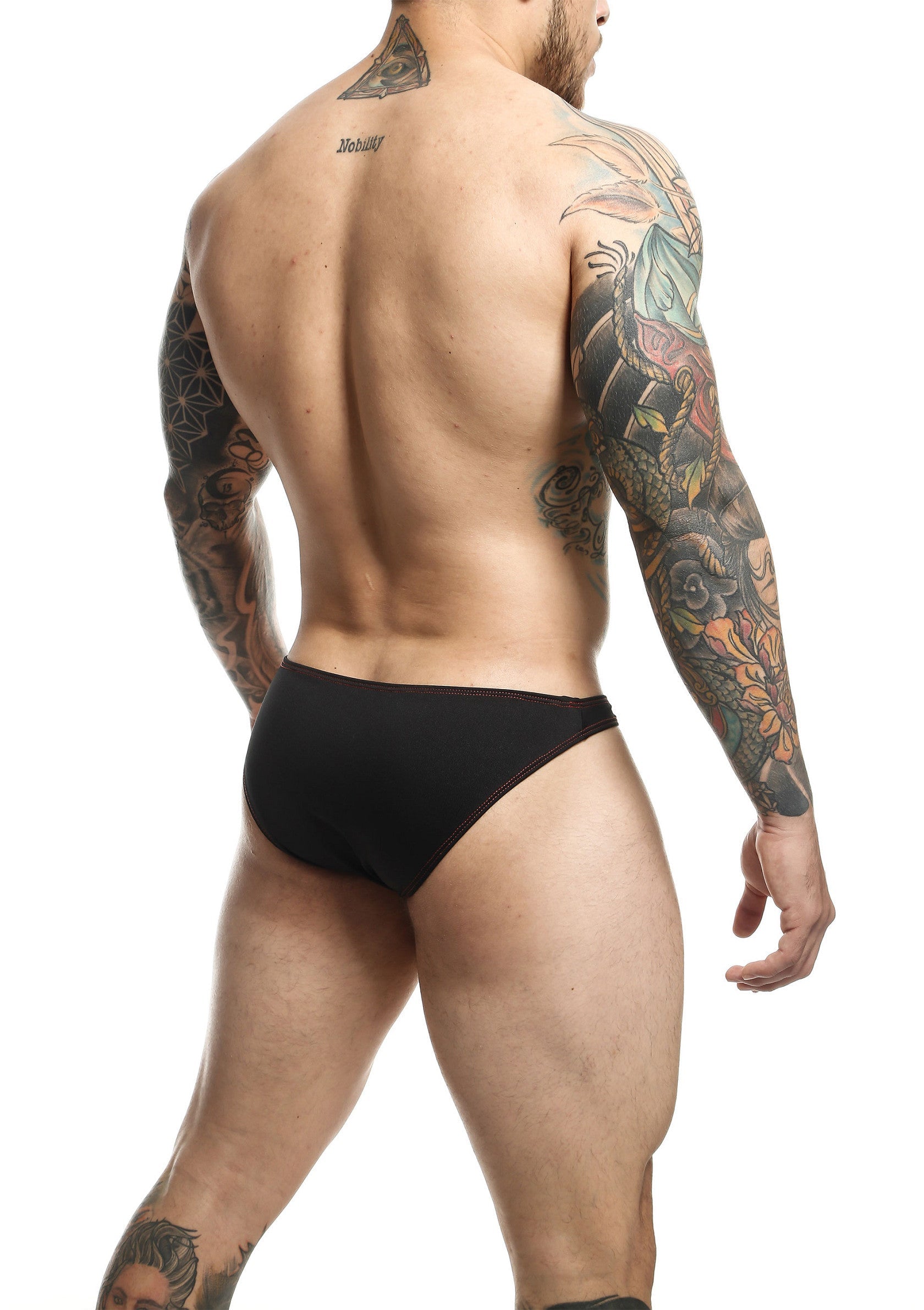 Slip noir pour homme, parfait pour la plage ou la piscine. Confortable et élégant.; Zwarte herenslip, perfect voor strand of zwembad. Comfortabel en stijlvol.; Men's black swim brief, perfect for the beach or pool. Comfortable and stylish.