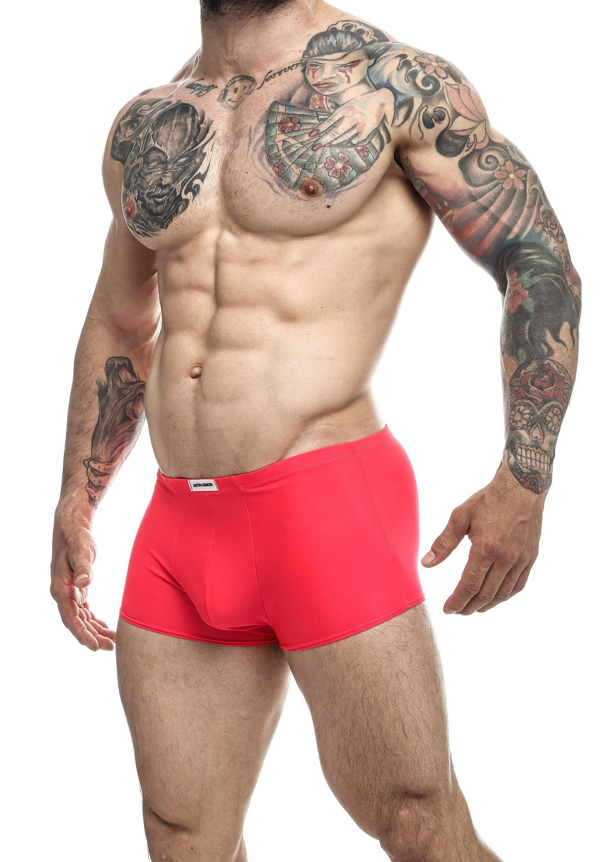 Boxer rouge pour homme. Coupe confortable et tissu doux. Idéal pour le sport et le quotidien.; Rode boxershort voor heren. Comfortabele pasvorm en zachte stof. Ideaal voor sport en dagelijks gebruik.; Red men's boxer briefs. Comfortable fit and soft fabric. Perfect for sports and everyday wear.