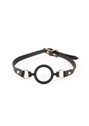 Collier ras du cou en cuir noir avec cercle central. Accessoire de mode audacieux et élégant.; Zwarte leren choker met centrale cirkel. Stijlvol accessoire.; Black leather choker with central circle. Stylish accessory.