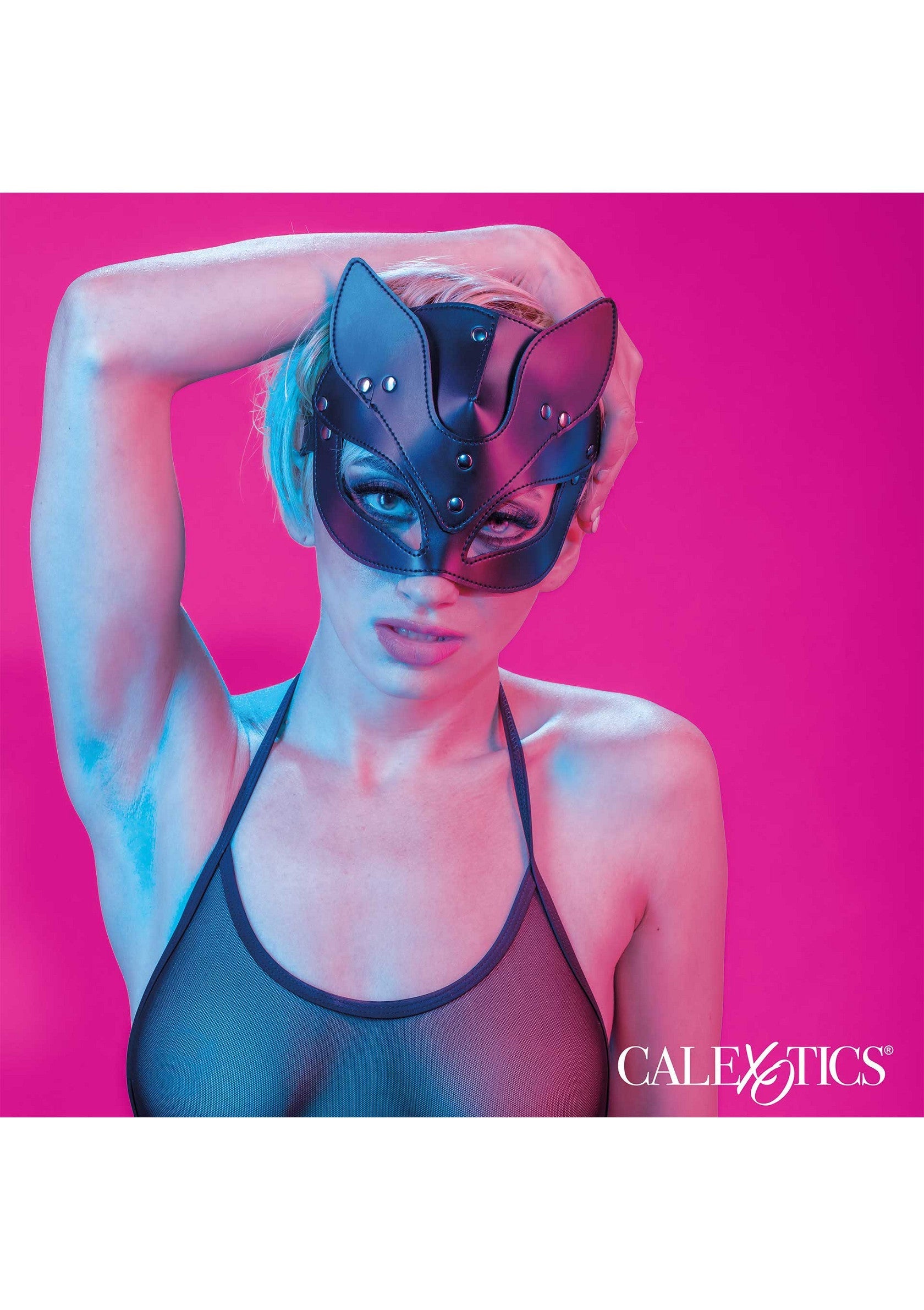 Masque de chat noir élégant et énigmatique pour une touche de mystère et de séduction.; Stijlvol en raadselachtig zwart kattenmasker voor een vleugje mysterie en verleiding.; Stylish and enigmatic black cat mask for a touch of mystery and seduction.