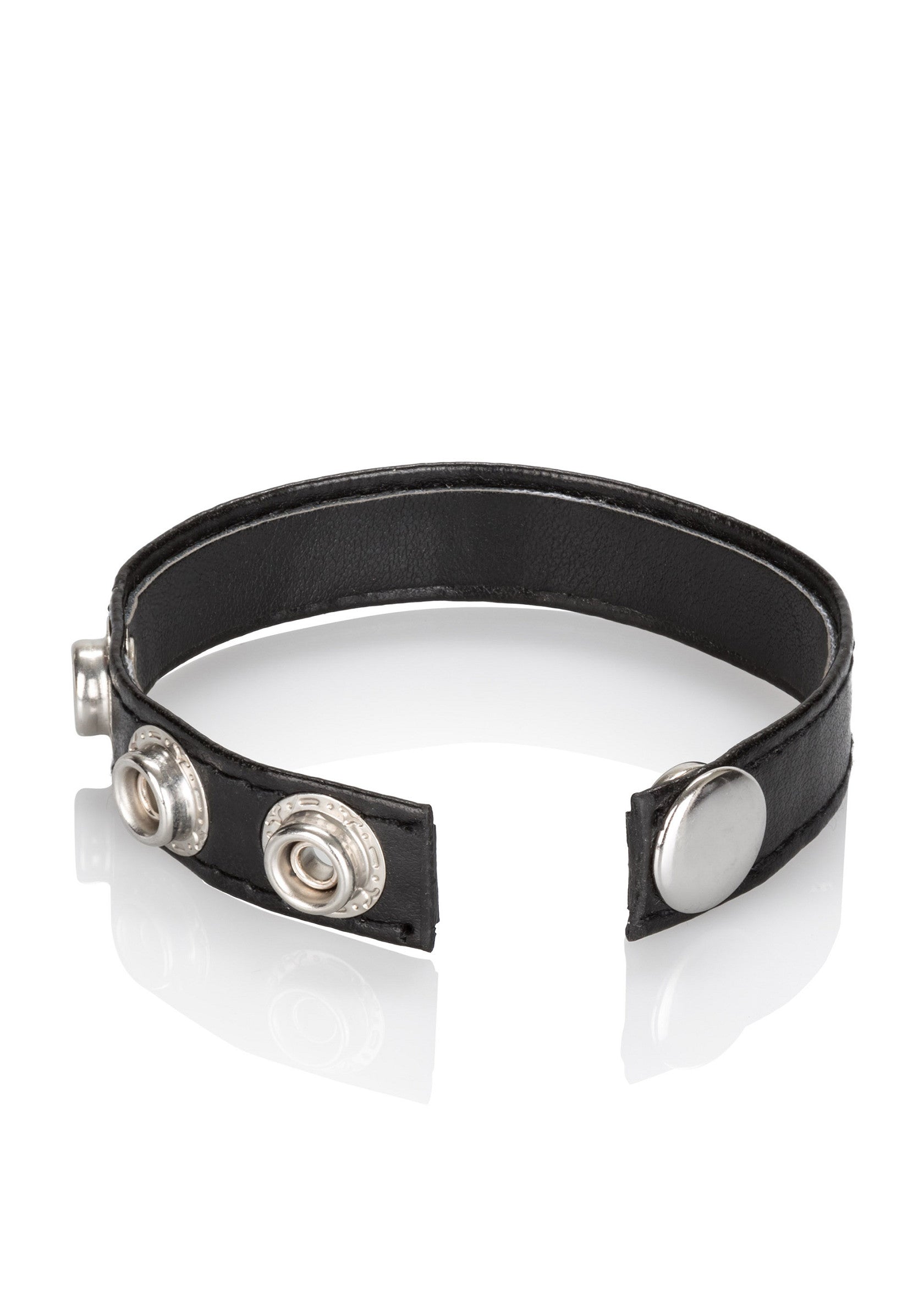 Bracelet en cuir noir avec boutons-pression argentés. Accessoire de mode élégant et ajustable.; Zwarte leren armband met zilveren drukknopen. Stijlvol en verstelbaar modeaccessoire.; Black leather bracelet with silver snaps. Stylish and adjustable fashion accessory.