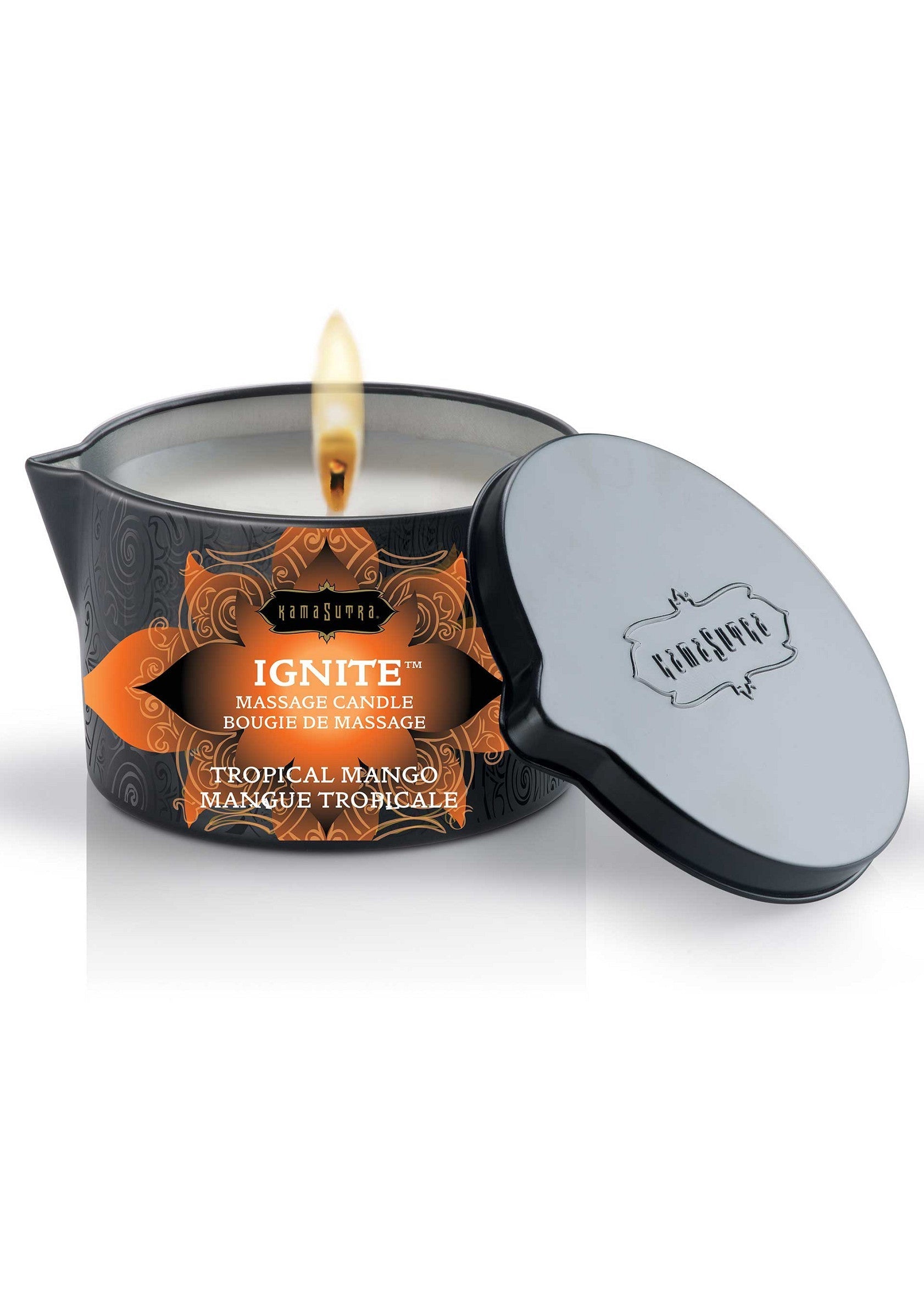 Bougie de massage Kama Sutra Ignite au parfum de mangue tropicale pour une expérience sensuelle.; Kama Sutra Ignite massagekaars met tropische mangogeur voor een sensuele ervaring.; Kama Sutra Ignite massage candle, tropical mango scent, for a sensual experience.