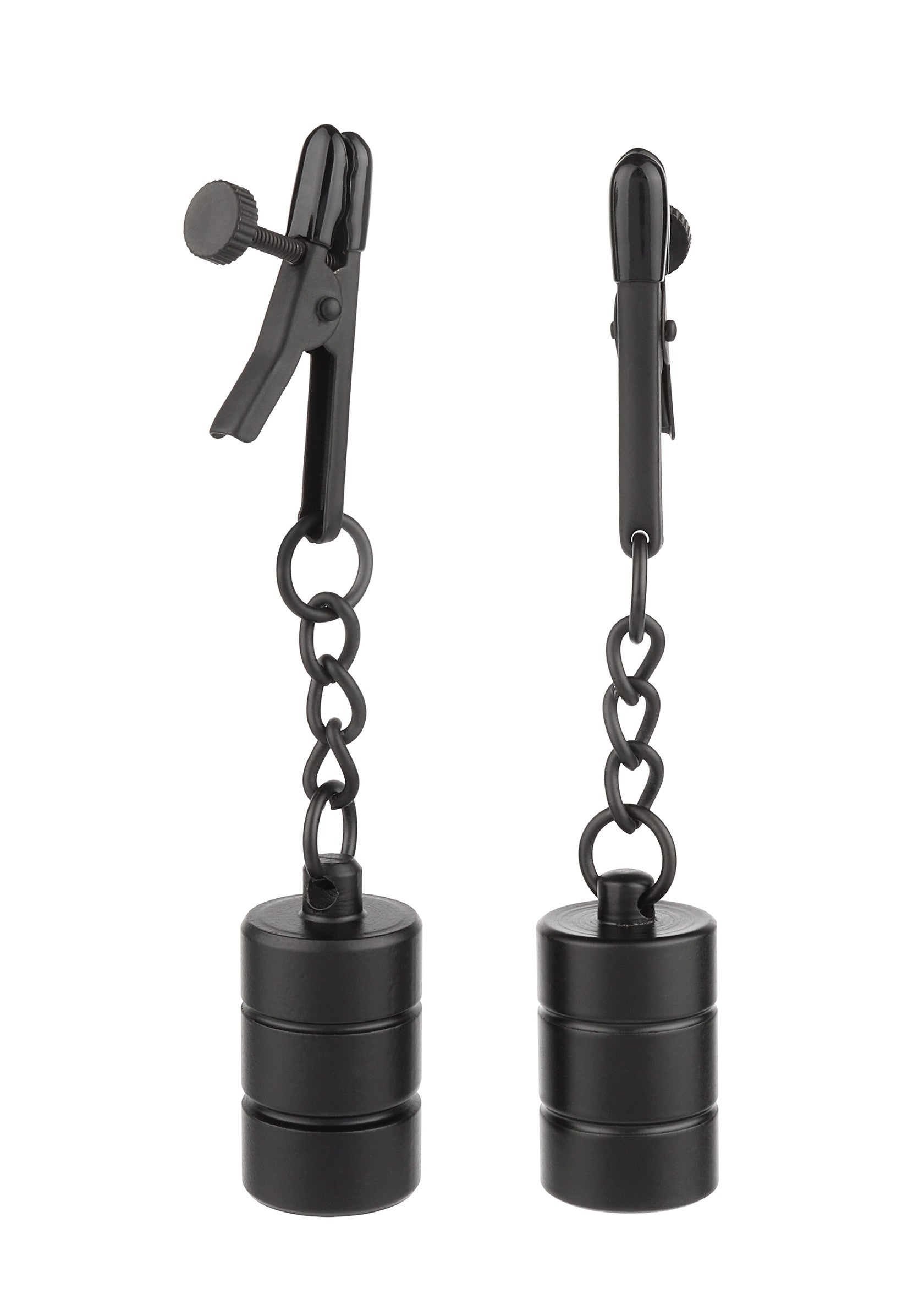 Pinces à tétons noires avec poids pour plus de sensations fortes. Ajustables pour un plaisir intense.; Zwarte tepelklemmen met gewichten voor extra sensatie. Verstelbaar voor intens genot.; Black nipple clamps with weights for extra sensation. Adjustable for intense pleasure.