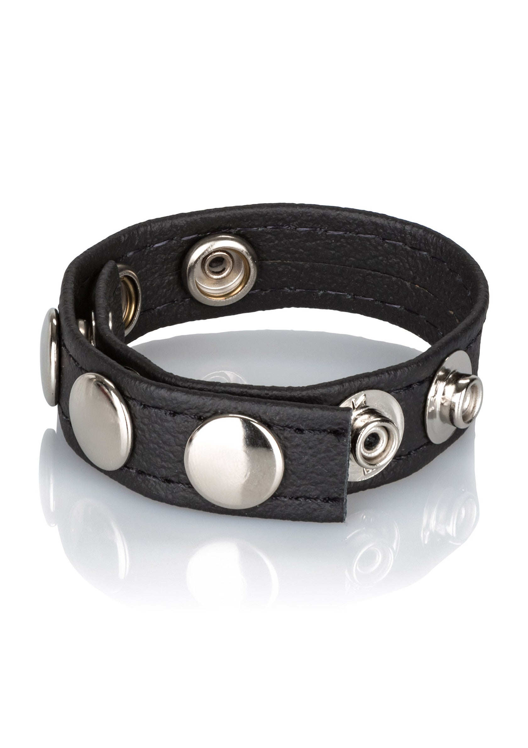 Manchette noire cloutée avec boutons pression pour un style audacieux et ajustable. Accessoire tendance et polyvalent.; Zwarte armband met studs en drukknopen voor een stoere, verstelbare stijl. Een trendy en veelzijdig accessoire.; Black studded armband with snap closures for a bold, adjustable style. A trendy and versatile accessory.