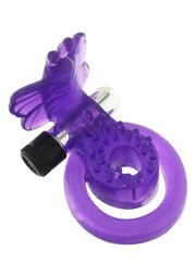 Anneau vibrant violet pour homme avec stimulateur clitoridien pour plus de plaisir.; Paarse vibrerende ring voor mannen met clitorisstimulator voor extra plezier.; Purple vibrating cock ring for men with clitoral stimulator for extra pleasure.