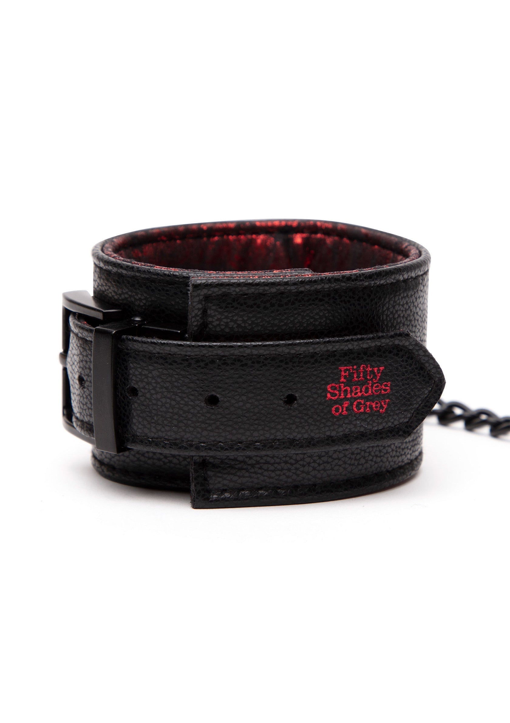 Menotte noire Fifty Shades of Grey, accessoire de jeu de rôle pour adultes.; Zwarte Fifty Shades of Grey handboeien, rollenspelaccessoire voor volwassenen.; Black Fifty Shades of Grey handcuff, adult role play accessory.