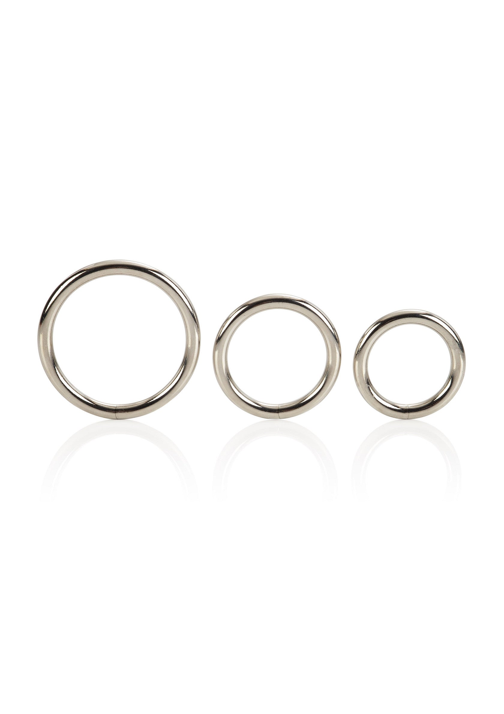 Anneaux en métal argenté de différentes tailles, idéal pour les projets de bricolage et d'artisanat.; Zilverkleurige metalen ringen in verschillende maten, ideaal voor doe-het-zelf en knutselprojecten.; Silver metal rings in various sizes, ideal for DIY and craft projects.