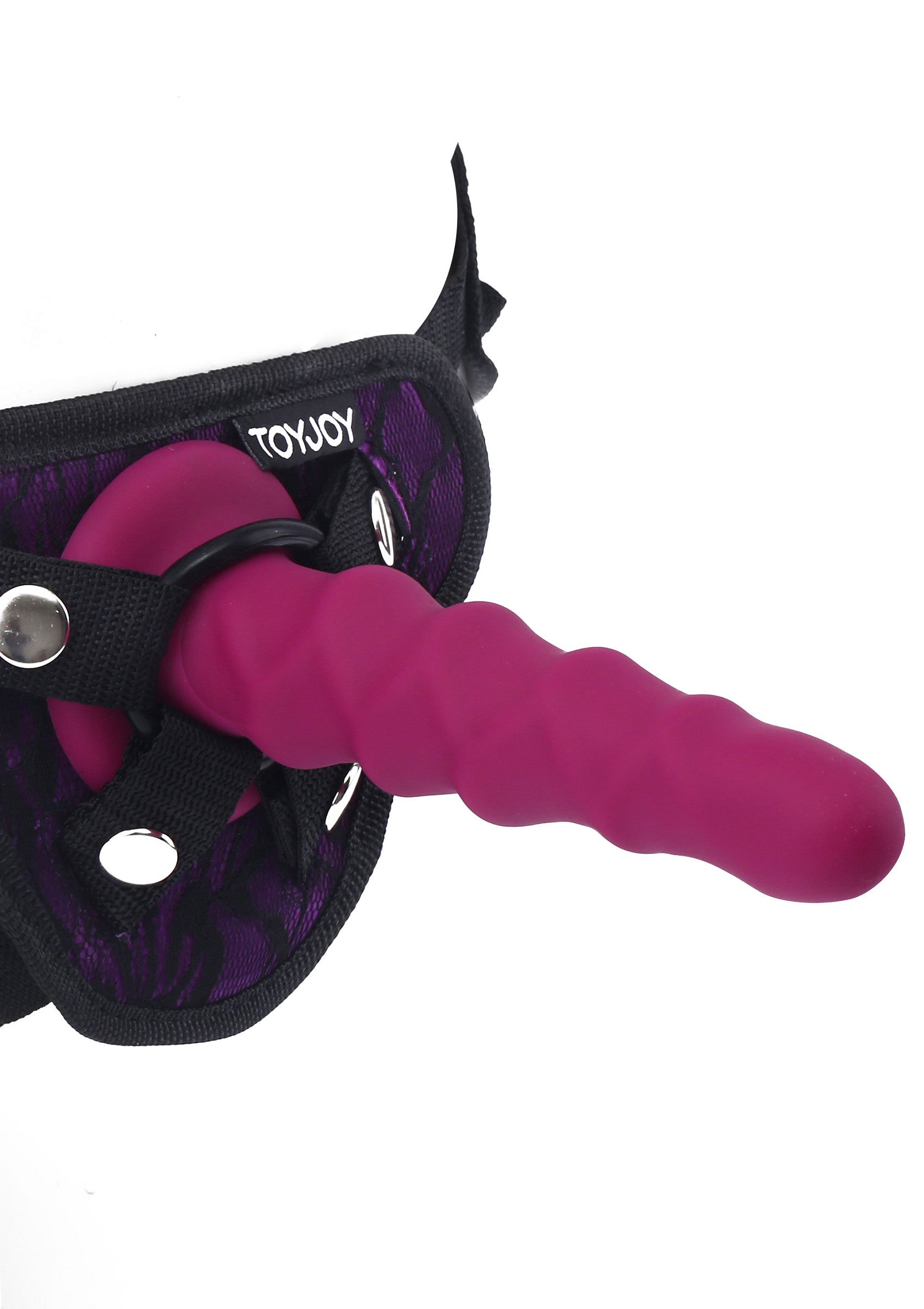 Harnais ToyJoy violet avec gode ondulé amovible. Agréable à porter pour une expérience intense.; Paars ToyJoy harnas met afneembare geribbelde dildo. Comfortabel om te dragen voor een intense ervaring.; Purple ToyJoy harness with removable ribbed dildo. Comfortable to wear for an intense experience.