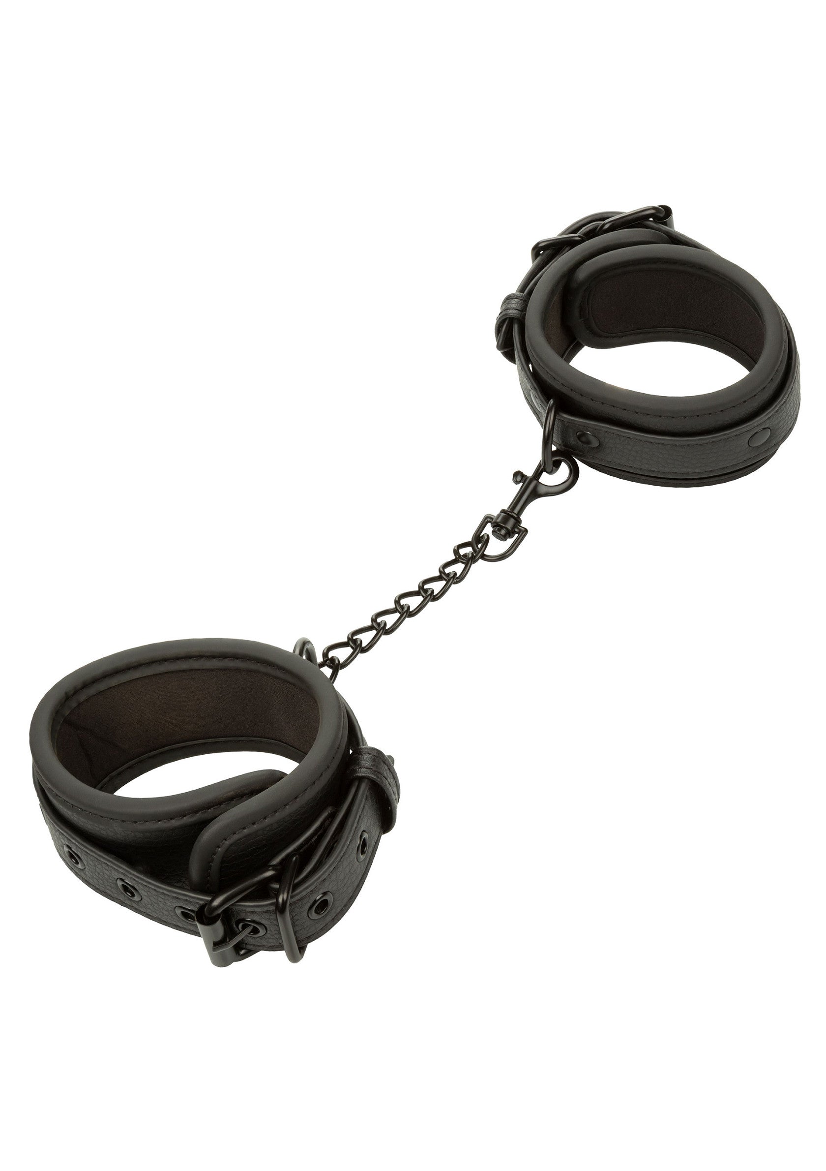 Menottes en cuir rembourrées noires reliées par une chaîne.; Zwarte, gevoerde lederen handboeien verbonden door een ketting.; Black padded leather handcuffs connected by a chain.