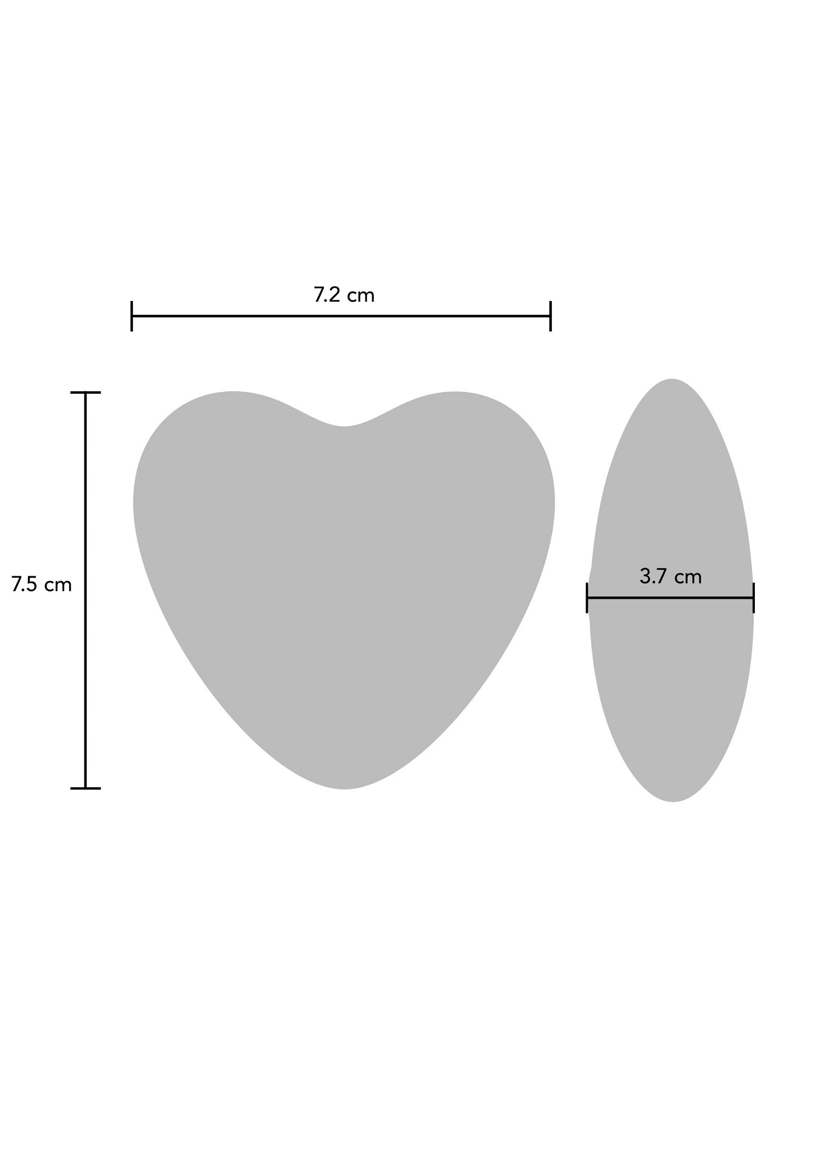 Dimensions d'un patch en forme de coeur et d'un autre de forme ovale.; Afmetingen van een hartvormige patch en een ovale.; Dimensions of a heart shaped patch and an oval one.