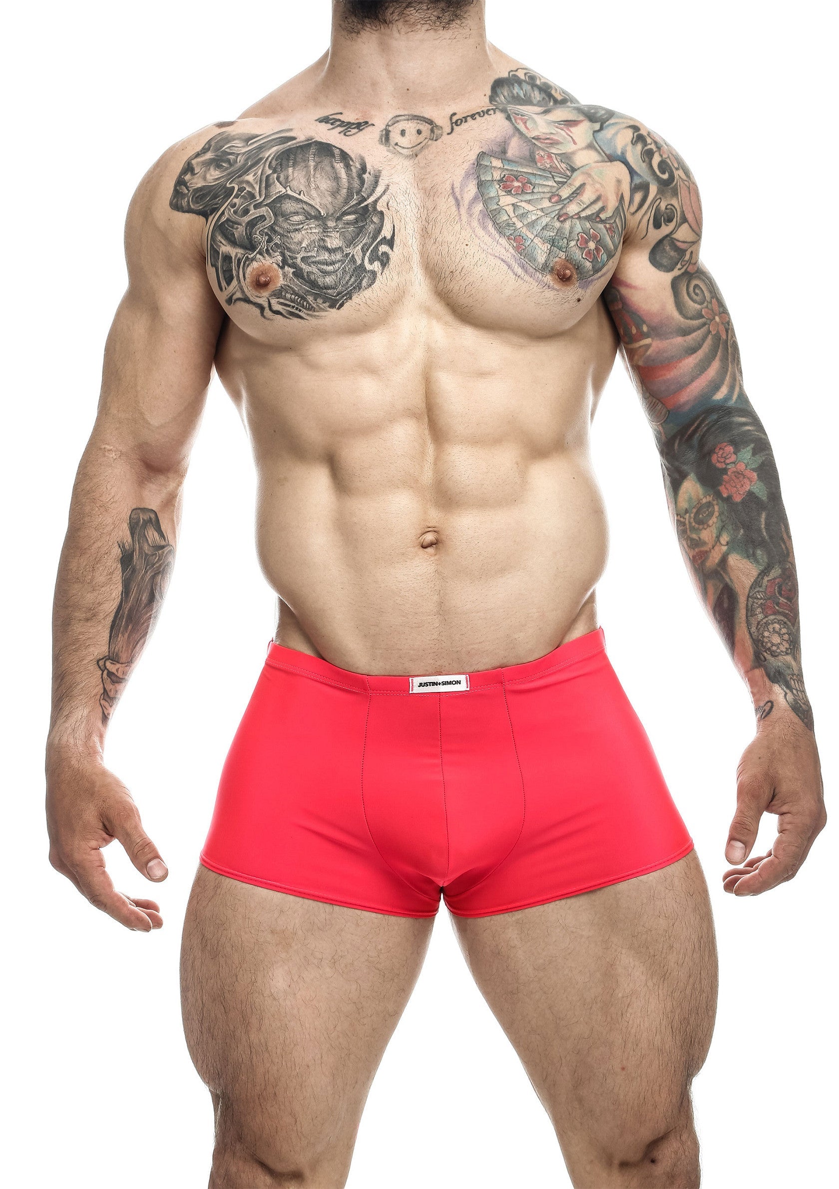 Boxer rouge pour homme, coupe flatteuse et confortable. Idéal pour un look décontracté ou sportif.; Rode boxershort voor heren, flatterende en comfortabele pasvorm. Ideaal voor een casual of sportieve look.; Men's red boxer briefs, flattering and comfortable fit. Ideal for a casual or sporty look.