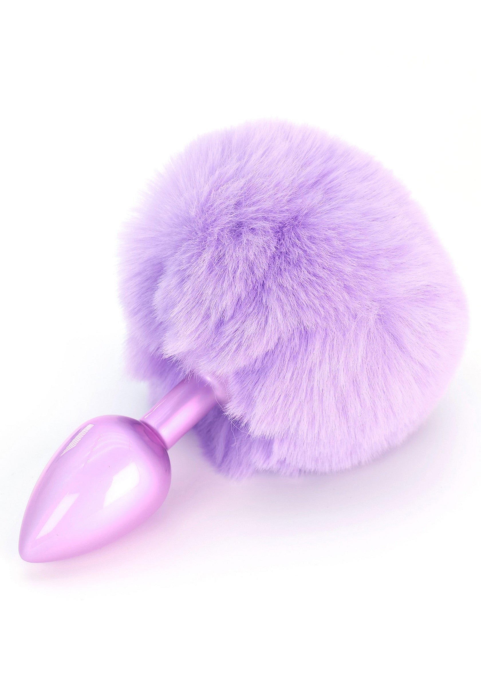 Plug anal queue de lapin lilas. Un accessoire coquin et amusant pour pimenter votre vie amoureuse.; Lila konijnenstaart anale plug. Een leuke en ondeugende accessoire om je liefdesleven op te fleuren.; Lilac bunny tail anal plug. A fun and flirty accessory to spice up your love life.