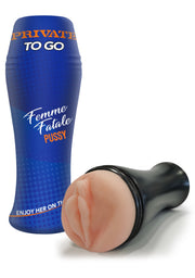Masturbateur masculin Private To Go Femme Fatale Pussy. Plaisir discret et intense à emporter partout avec vous.; Private To Go Femme Fatale Pussy mannelijke masturbator. Discreet en intens plezier om overal mee naartoe te nemen.; Private To Go Femme Fatale Pussy male masturbator. Discreet and intense pleasure to take with you everywhere.