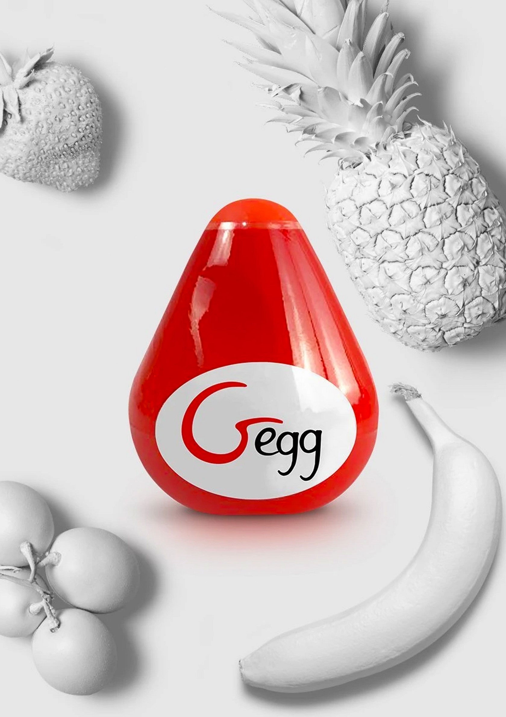 Bouteille rouge 'Gegg' avec fruits décoratifs. Design unique pour votre cuisine ou table.; Rode 'Gegg' fles met decoratief fruit. Uniek design voor je keuken of tafel.; Red 'Gegg' bottle with decorative fruit. Unique design for your kitchen or table.