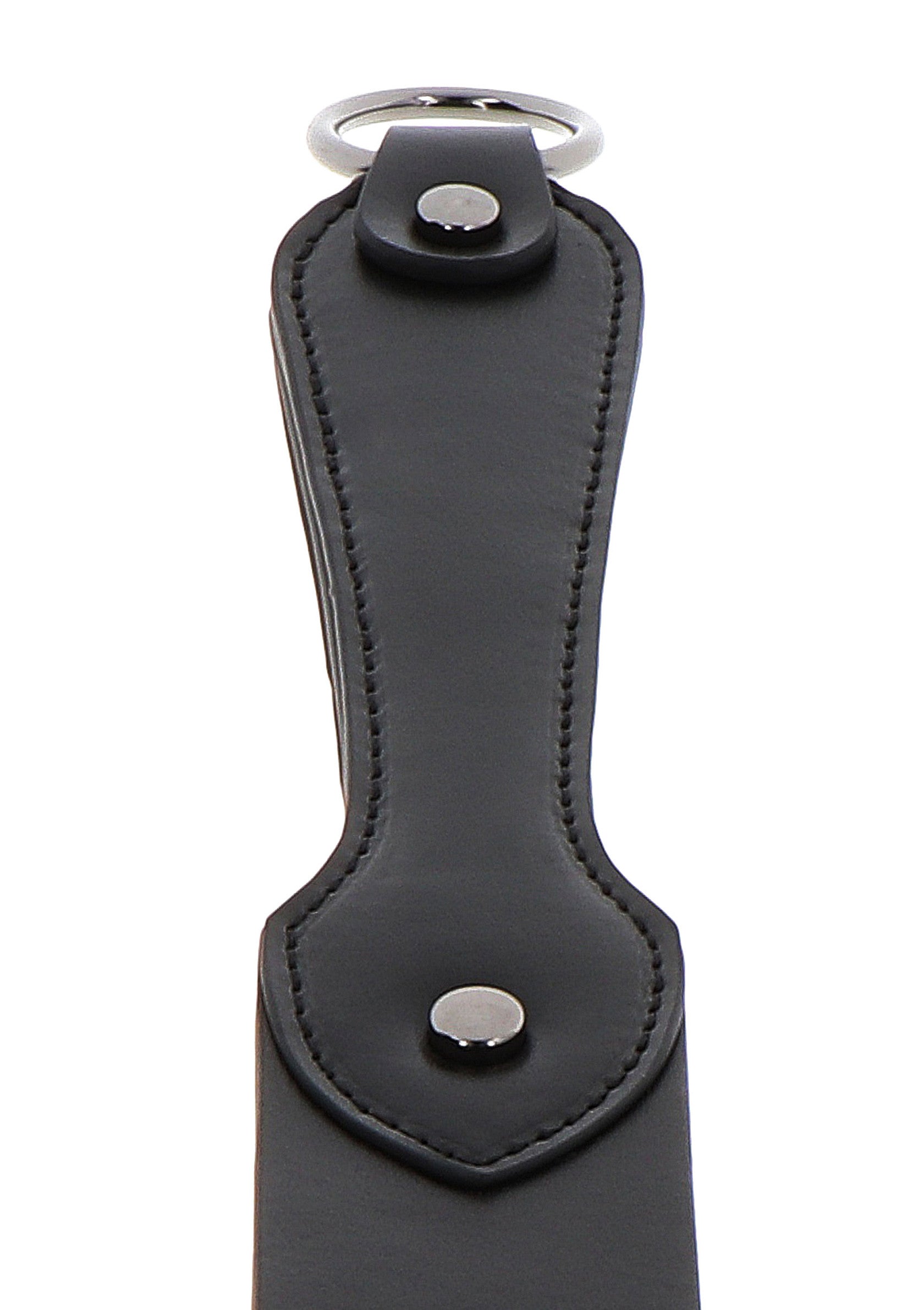 Corde à barbe en cuir noir avec anneau métallique pour affûter vos rasoirs traditionnels.; Zwart leren strop met metalen ring voor het slijpen van je traditionele scheermessen.; Black leather strop with metal ring for sharpening your traditional straight razors.