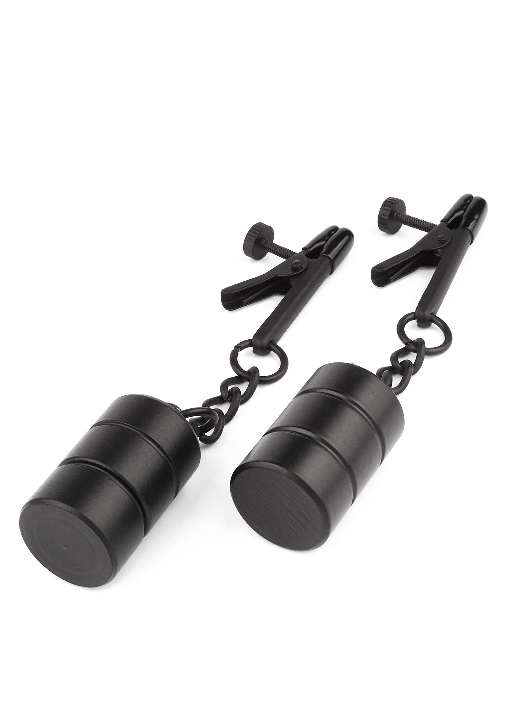 Pinces à tétons noires réglables avec poids pour une expérience intense et sensuelle. Explorez le plaisir avec cet accessoire excitant.; Verstelbare zwarte tepelklemmen met gewichten voor een intense en sensuele ervaring. Ontdek plezier met dit opwindende accessoire.; Adjustable black nipple clamps with weights for an intense and sensual experience. Explore pleasure with this exciting accessory.