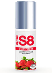 Lubrifiant à base d'eau aromatisé à la fraise S8 Stimul8. Le complément parfait pour une expérience plus douce et plus agréable.; S8 Stimul8 aardbei gearomatiseerd glijmiddel op waterbasis. De perfecte aanvulling voor een soepelere, aangenamere ervaring.; S8 Stimul8 strawberry flavored water-based lubricant. The perfect addition for a smoother, more pleasurable experience.