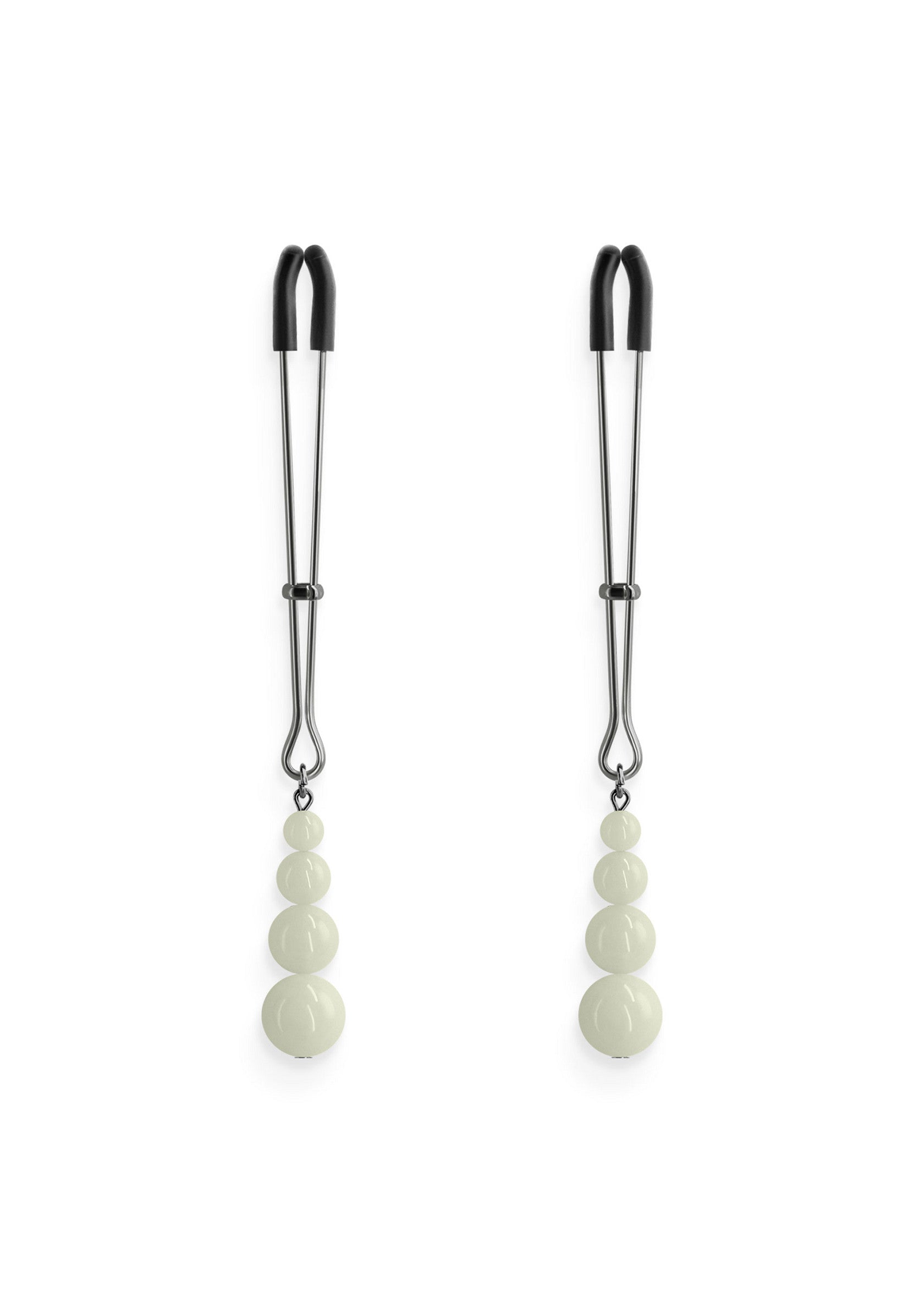 Pinces à tétons avec pendentifs perlés pour un plaisir sensuel accru.; Tepelklemmen met parel hangers voor extra sensueel genot.; Nipple clamps with beaded dangles for extra sensual pleasure.