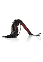 Cravache en cuir noir et rouge pour jeux coquins.; Zwarte en rode leren zweep voor stout spel.; Black and red leather flogger for kinky games.