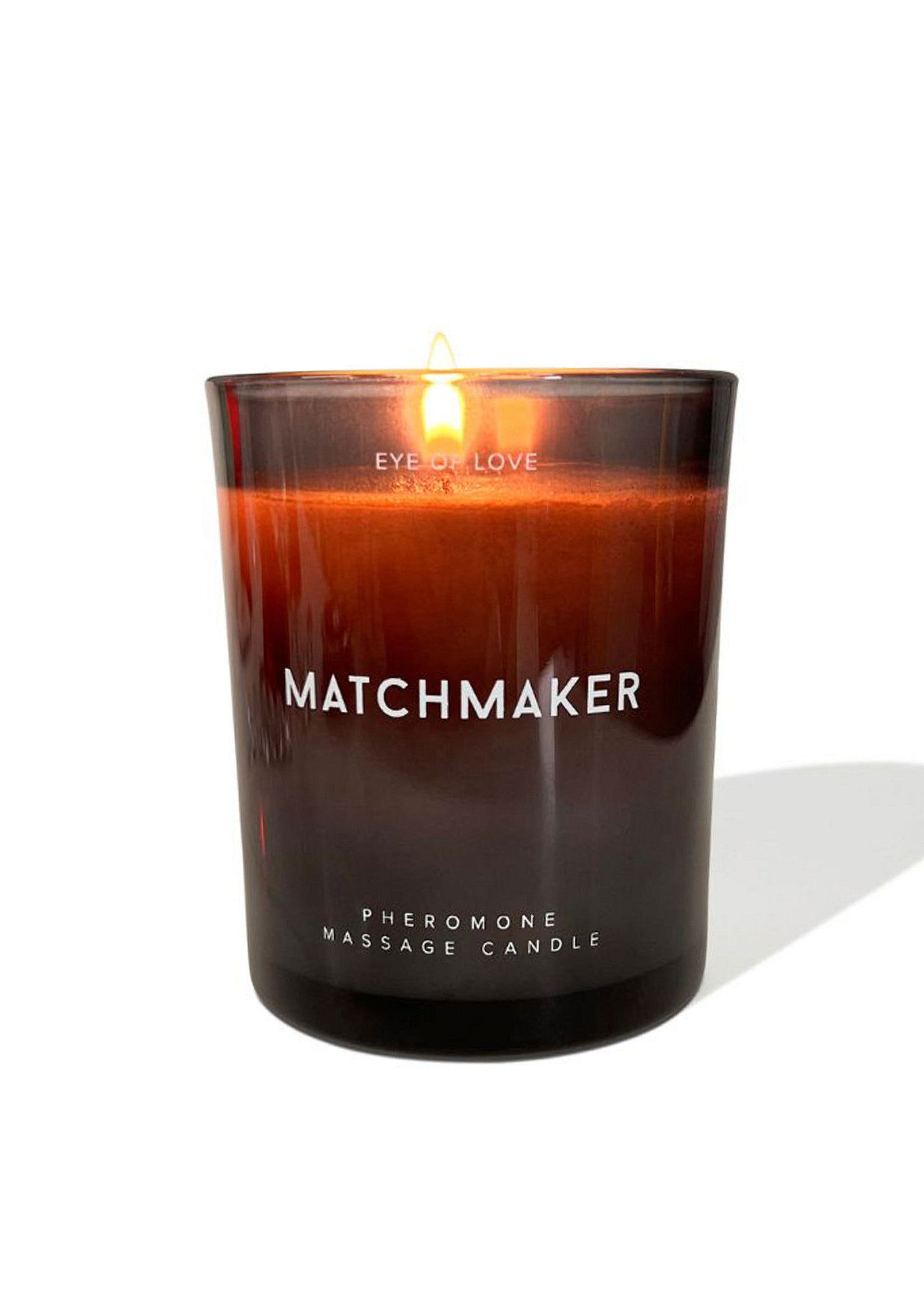 Bougie de massage aux phéromones Matchmaker. Créez une ambiance romantique avec cette bougie parfumée. ; Matchmaker feromoon massage kaars. Creëer een romantische sfeer met deze geurkaars.; Matchmaker pheromone massage candle. Create a romantic ambiance with this scented candle.