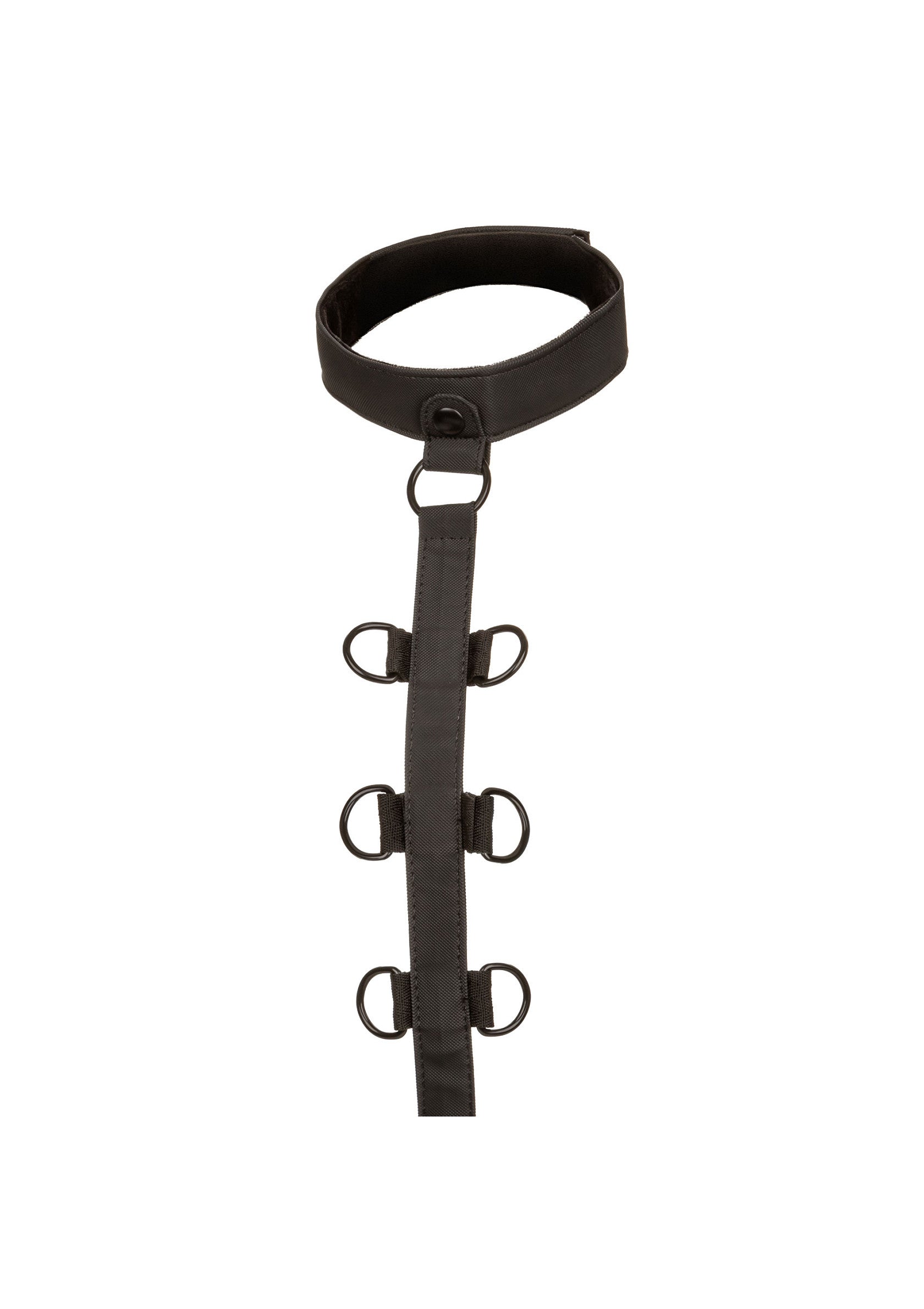 Collier noir avec sangles et anneaux, accessoire de jeu de rôle pour adultes.; Zwarte halsband met bandjes en ringen, rollenspelaccessoire voor volwassenen.; Black collar with straps and rings, adult role-playing accessory.