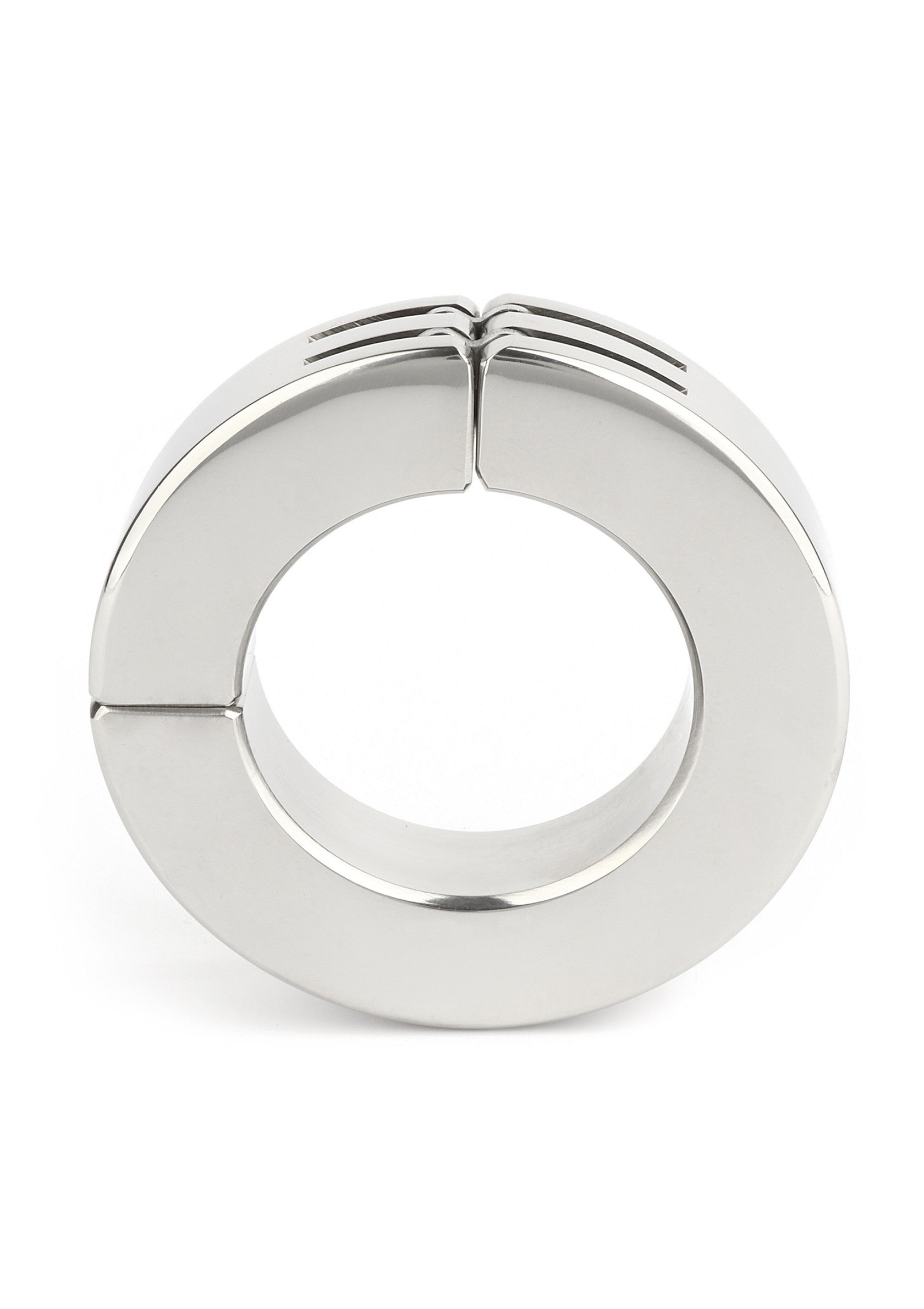 Anneau pénien en métal élégant pour le plaisir sexuel. Accessoire de qualité pour une expérience intense et sophistiquée.; Stijlvolle metalen penisring voor seksueel genot. Kwaliteitsaccessoire voor een intense en verfijnde ervaring.; Stylish metal cock ring for sexual pleasure. Quality accessory for an intense and sophisticated experience.