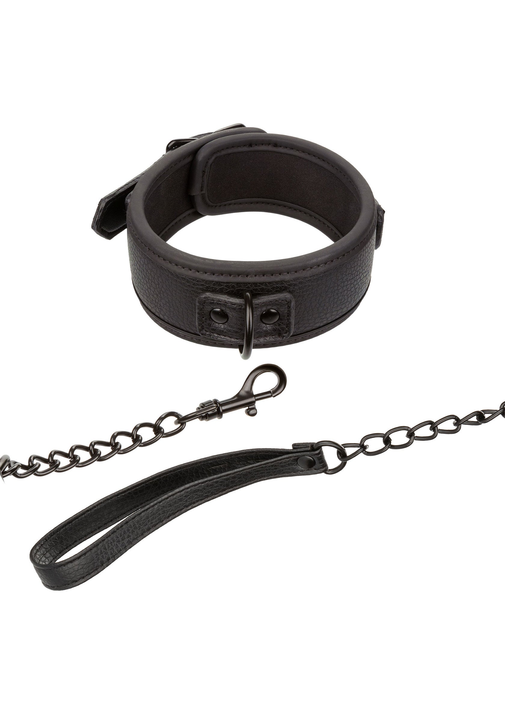 Collier noir rembourré avec chaîne et poignée pour une maîtrise élégante.; Gevoerde zwarte halsband met ketting en handvat voor elegante beheersing.; Padded black collar with chain and handle for elegant control.
