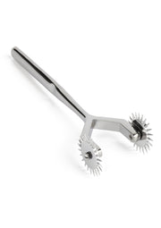 Roue de Wartenberg double en acier inoxydable. Stimulateur sensoriel, outil de massage pour le corps.; Dubbele Wartenberg-wiel van roestvrij staal. Sensorische stimulator, massagehulpmiddel voor het lichaam.; Stainless steel double Wartenberg wheel. Sensory stimulator, massage tool for the body.