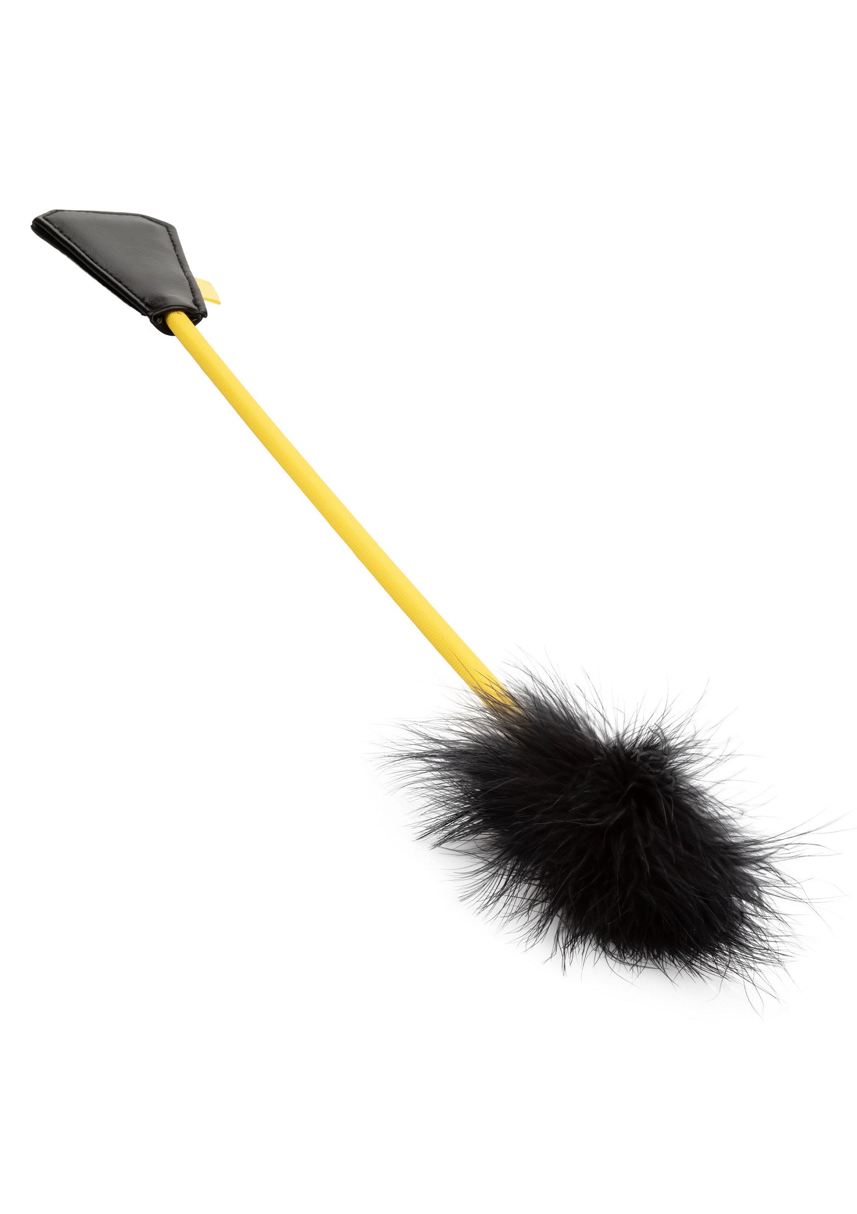 Cravache à plumes noires et manche jaune pour pimenter vos jeux coquins. Effet garanti !; Zwarte verenkwast met gele handgreep om je ondeugende spelletjes op te fleuren. Gegarandeerd effect!; Black feather crop with yellow handle to spice up your naughty games. Guaranteed effect!