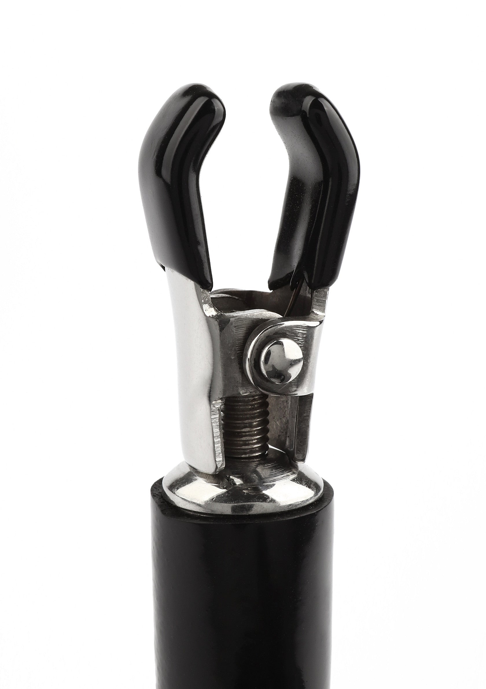 Pince coquine avec embouts noirs pour le plaisir et la sensualité.; Nippelklem met zwarte uiteinden voor genot en sensuele stimulatie.; Nipple clamp with black tips for pleasure and sensual stimulation.