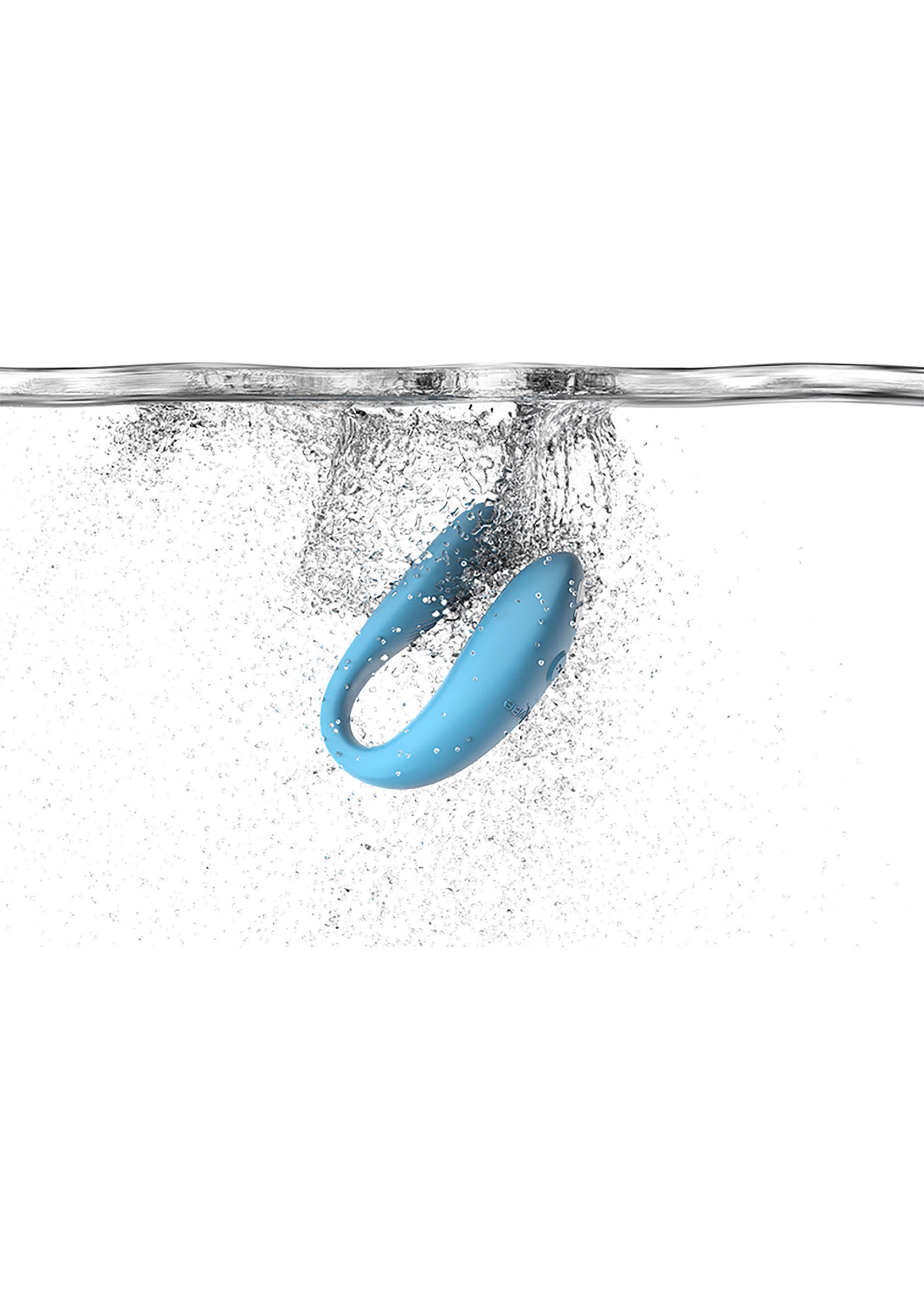Jouet aquatique bleu, pour des plaisirs intenses sous l'eau.; Blauw speeltje in water, voor intense plezier onder water.; Blue toy in water, for intense pleasure underwater.