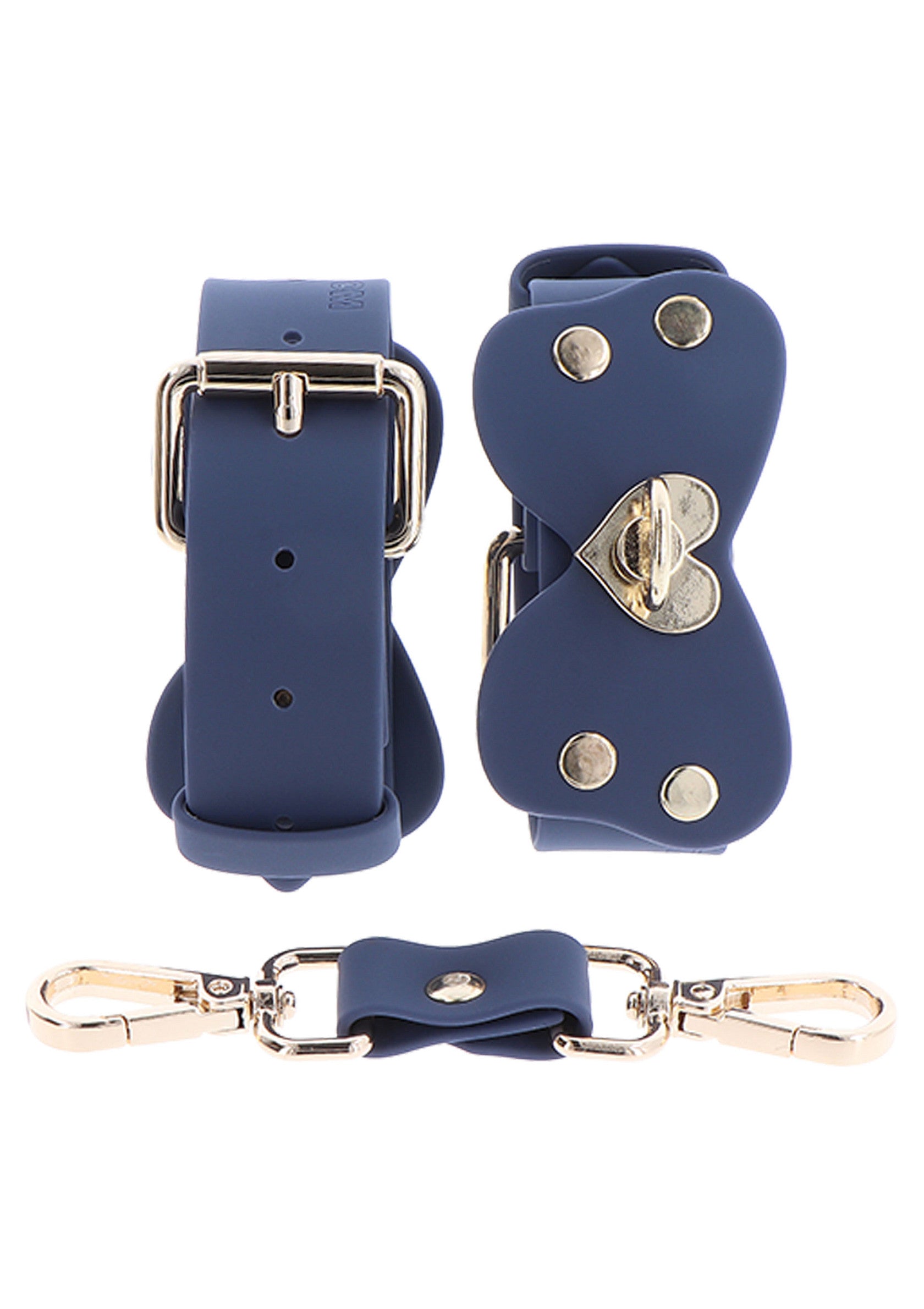 Ensemble d'attaches de sac à main bleues avec fermoir en forme de cœur doré et boucle.; Set blauwe handtashangers met gouden hartvormige sluiting en gesp.; Set of blue handbag attachments with golden heart-shaped clasp and buckle.