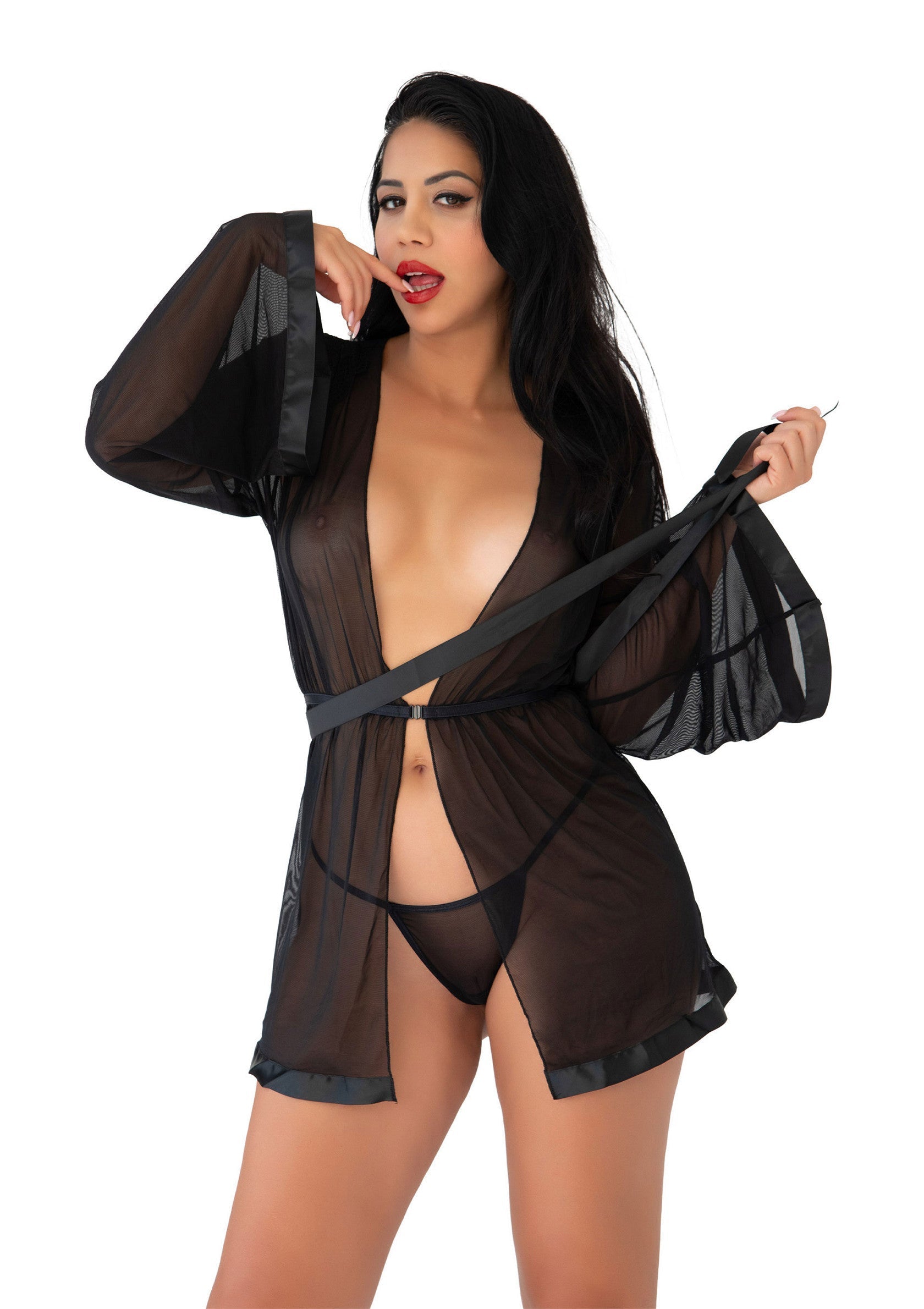 Kimono noir en tulle transparent pour une nuit coquine. Lingerie fine et séduisante pour femme fatale.; Zwarte kimono van transparante tule voor een ondeugende nacht. Verleidelijke lingerie voor de femme fatale.; Sheer black tulle kimono for a naughty night. Seductive lingerie for the femme fatale.
