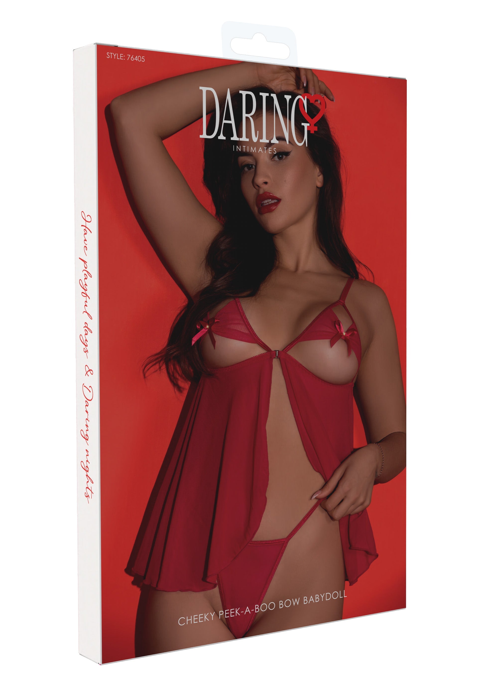 Nuisette rouge Daring Intimates avec nœuds, style "Cheeky Peek-A-Boo". Lingerie coquine pour des nuits audacieuses.; Daring Intimates rode babydoll met strikjes, "Cheeky Peek-A-Boo" stijl. Sexy lingerie voor gedurfde nachten.; Daring Intimates red babydoll with bows, "Cheeky Peek-A-Boo" style. Sexy lingerie for daring nights.