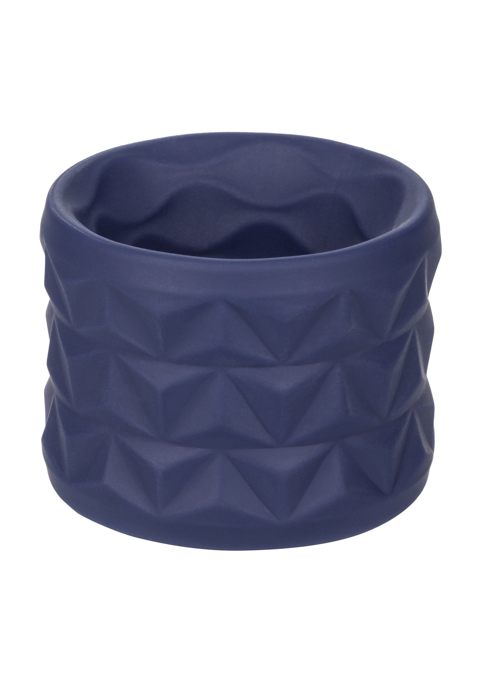 Cache-pot bleu foncé à motif géométrique texturé. Design moderne pour plantes d'intérieur.; Donkerblauwe plantenpot met geometrisch patroon. Moderne design bloempot voor binnenplanten.; Dark blue plant pot with a textured geometric pattern. Modern design planter for indoor plants.