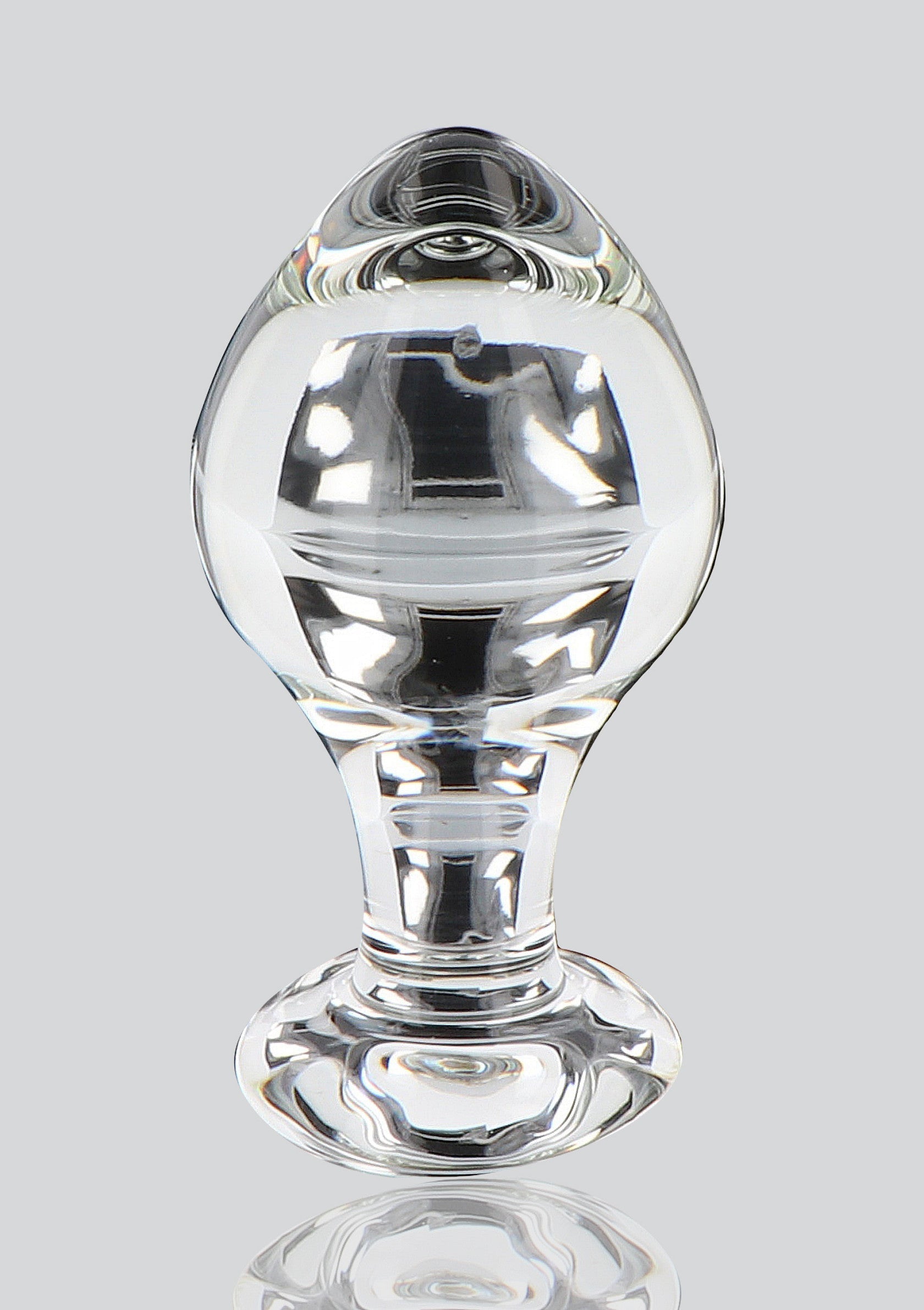 Plug anal en verre transparent, design élégant et raffiné.; Transparante glazen anaalplug, elegant en verfijnd ontwerp.; Clear glass anal plug, elegant and refined design.
