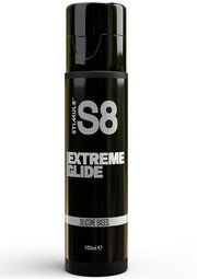 Lubrifiant S8 Stimul8 'Extreme Glide' à base de silicone pour une glisse extrême et durable. Flacon de 100ml.; S8 Stimul8 'Extreme Glide' glijmiddel op siliconenbasis voor extreme en langdurige gladheid. 100ml fles.; S8 Stimul8 'Extreme Glide' silicone-based lubricant for extreme and long-lasting glide. 100ml bottle.