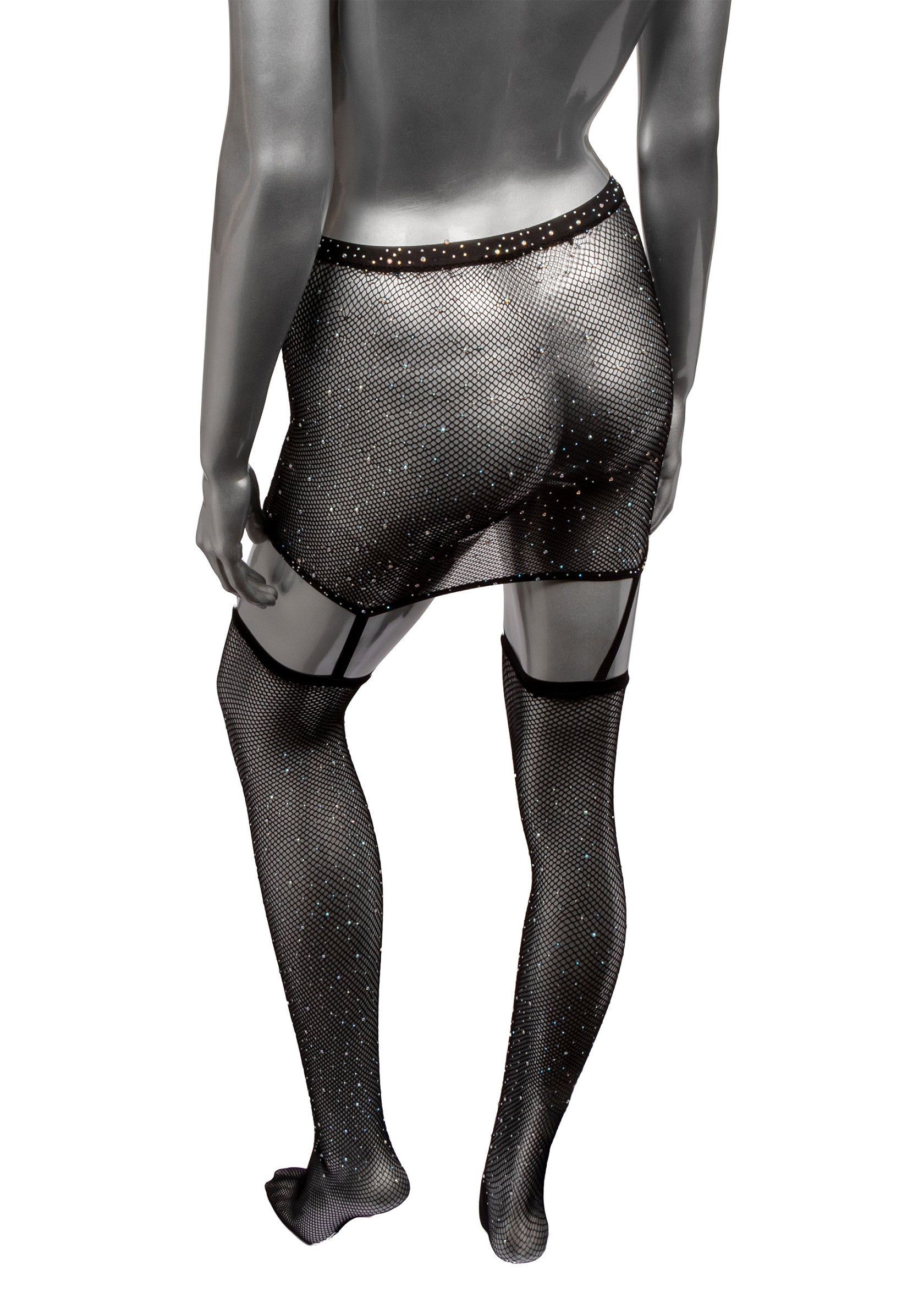 Mini-jupe résille noire scintillante et bas assortis. Lingerie glamour pour une soirée spéciale.; Glitterende zwarte netkousen mini-rok en bijpassende kousen. Glamoureuze lingerie voor een speciale avond.; Sparkly black fishnet mini skirt and matching stockings. Glamorous lingerie for a special evening.