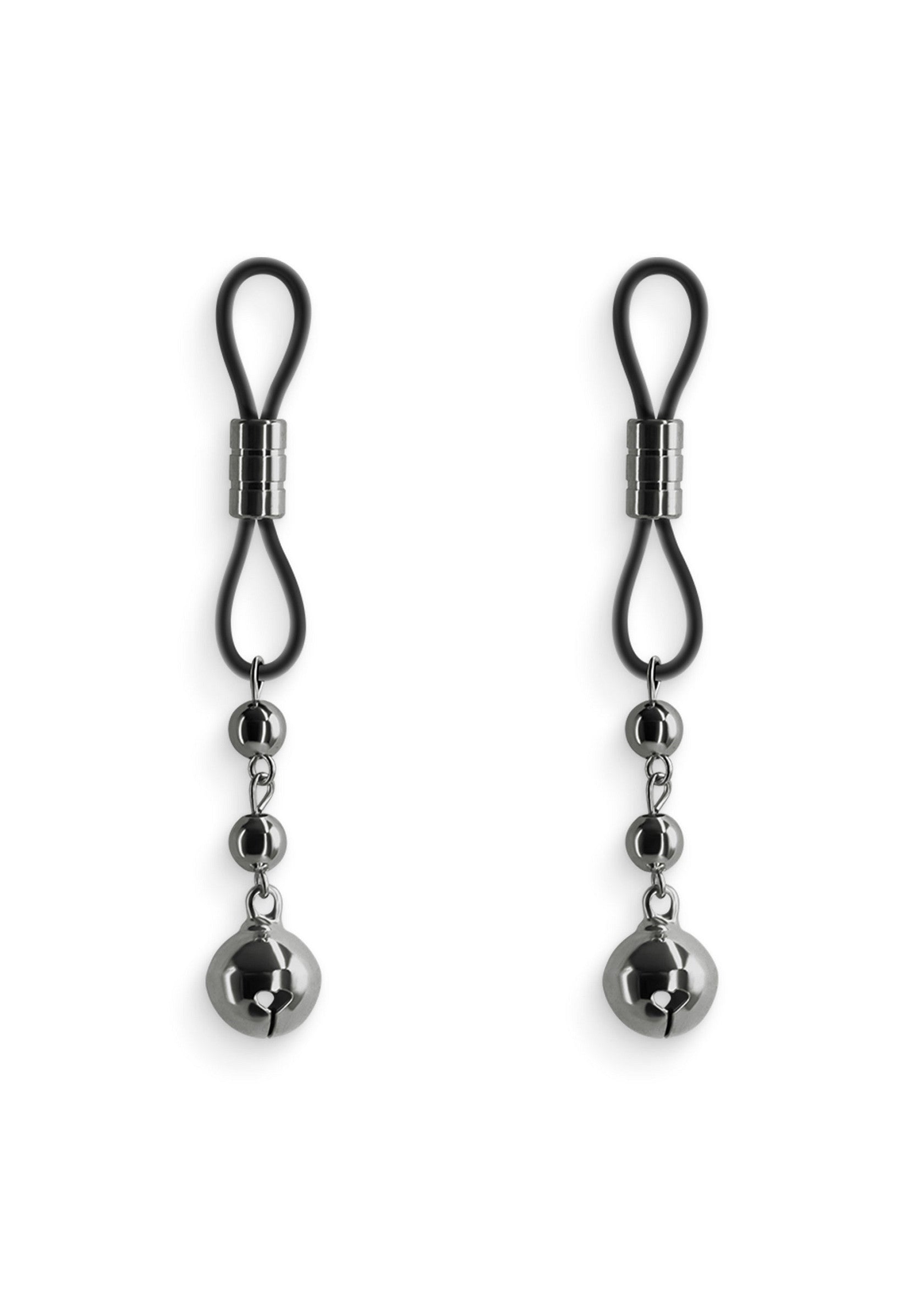 Pinces à tétons noires avec breloques clochettes pour plus de plaisir.; Zwarte tepelklemmen met belletjes voor extra plezier.; Black nipple clamps with dangling bell charms for added fun.