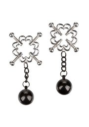 Serre-tétons décoratifs avec pendentif boule noire. Bijoux pour adultes.; Decoratieve tepelklemmen met zwarte bal hanger. Volwassen sieraden.; Decorative nipple clamps with black ball pendant. Adult jewelry.