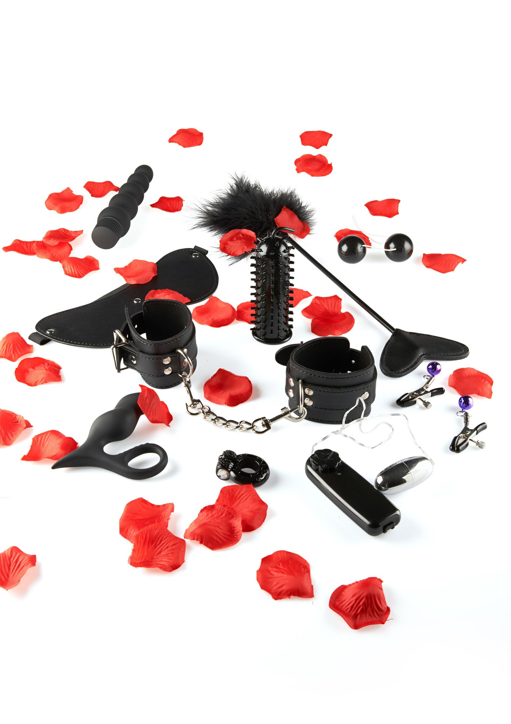 Ensemble de jouets pour adultes avec menottes, gag, fouet à plumes et pétales de rose.; Volwassen speeltjes set met handboeien, gag, veren zweep en rozenblaadjes.; Adult toy set with handcuffs, gag, feather whip and rose petals.