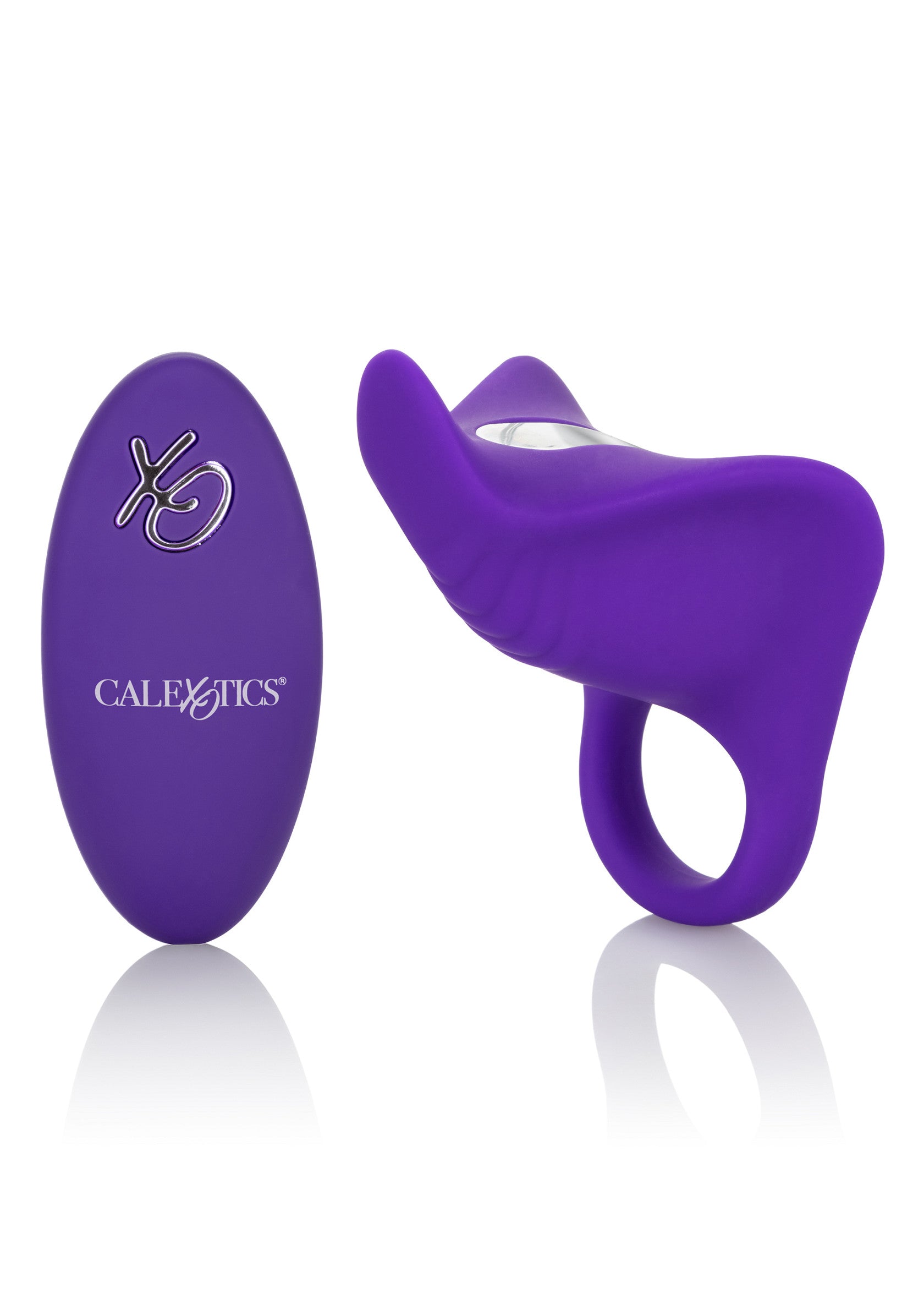 Anneau vibrant Calexotics violet avec télécommande pour une expérience excitante et mains libres.; Paarse Calexotics vibrerende ring met afstandsbediening voor een opwindende, handsfree ervaring.; Purple Calexotics vibrating ring with remote for an exciting, hands-free experience.