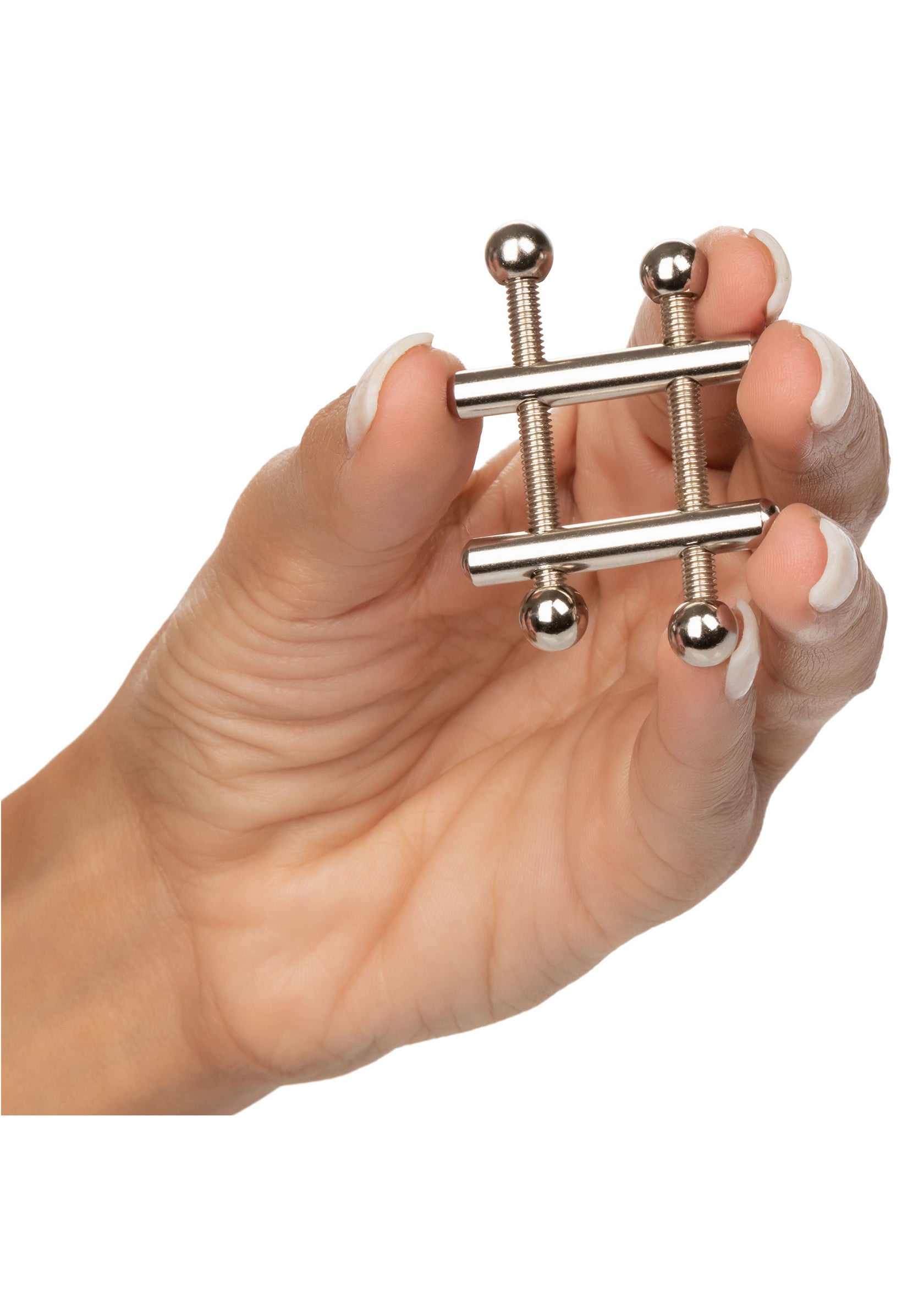Pinces à tétons ajustables en métal, pour un jeu érotique intense et maîtrisé.; Verstelbare metalen tepelklemmen voor intens en gecontroleerd erotisch spel.; Adjustable metal nipple clamps for intense and controlled erotic play.