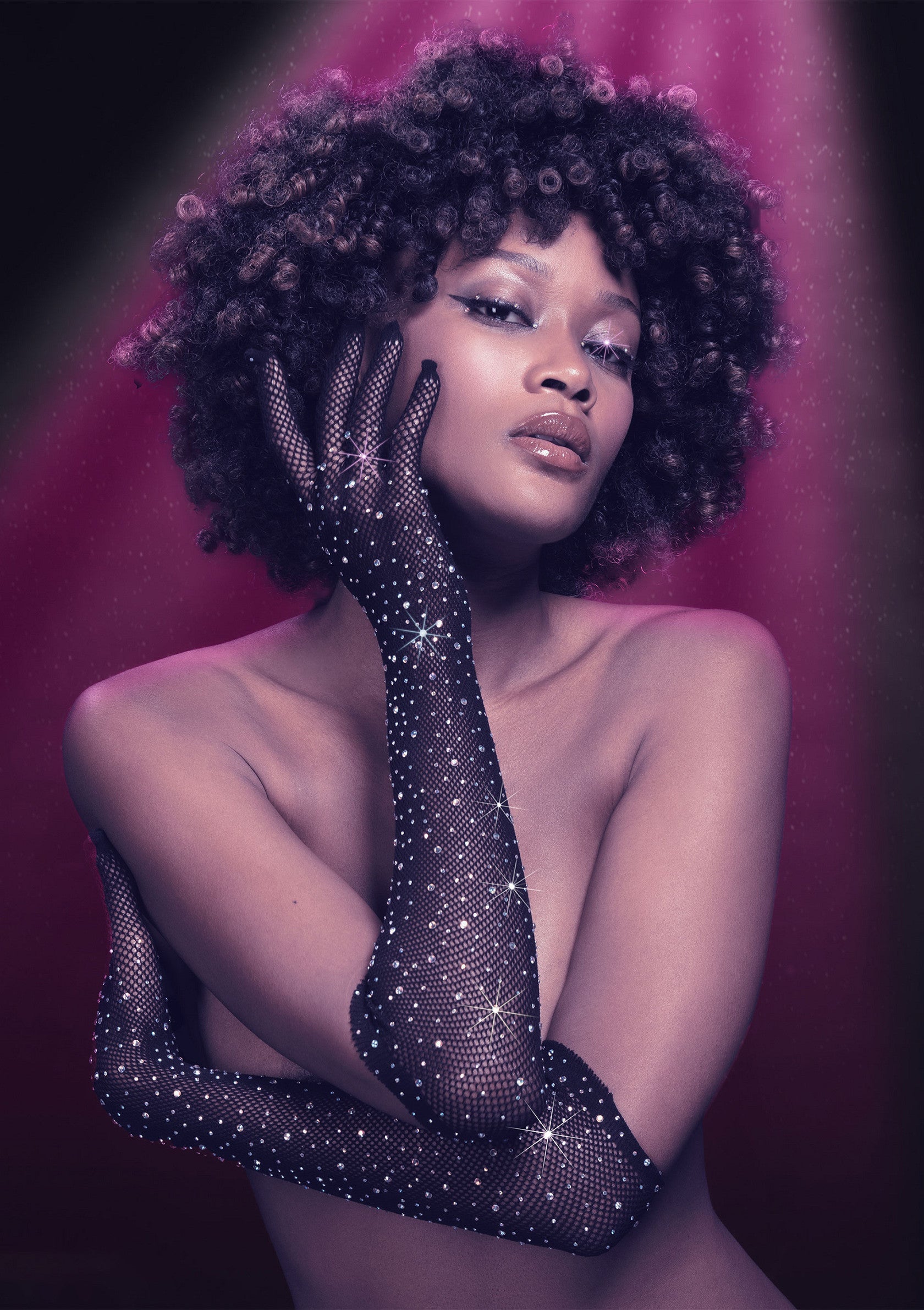 Gants longs en résille scintillante pour une soirée glamour. Accessoire de mode idéal pour un look sophistiqué.; Lange glitterende mesh handschoenen voor een glamoureuze avond. Perfect modeaccessoire voor een stijlvolle look.; Sparkling mesh long gloves for a glamorous evening. Perfect fashion accessory for a stylish look.