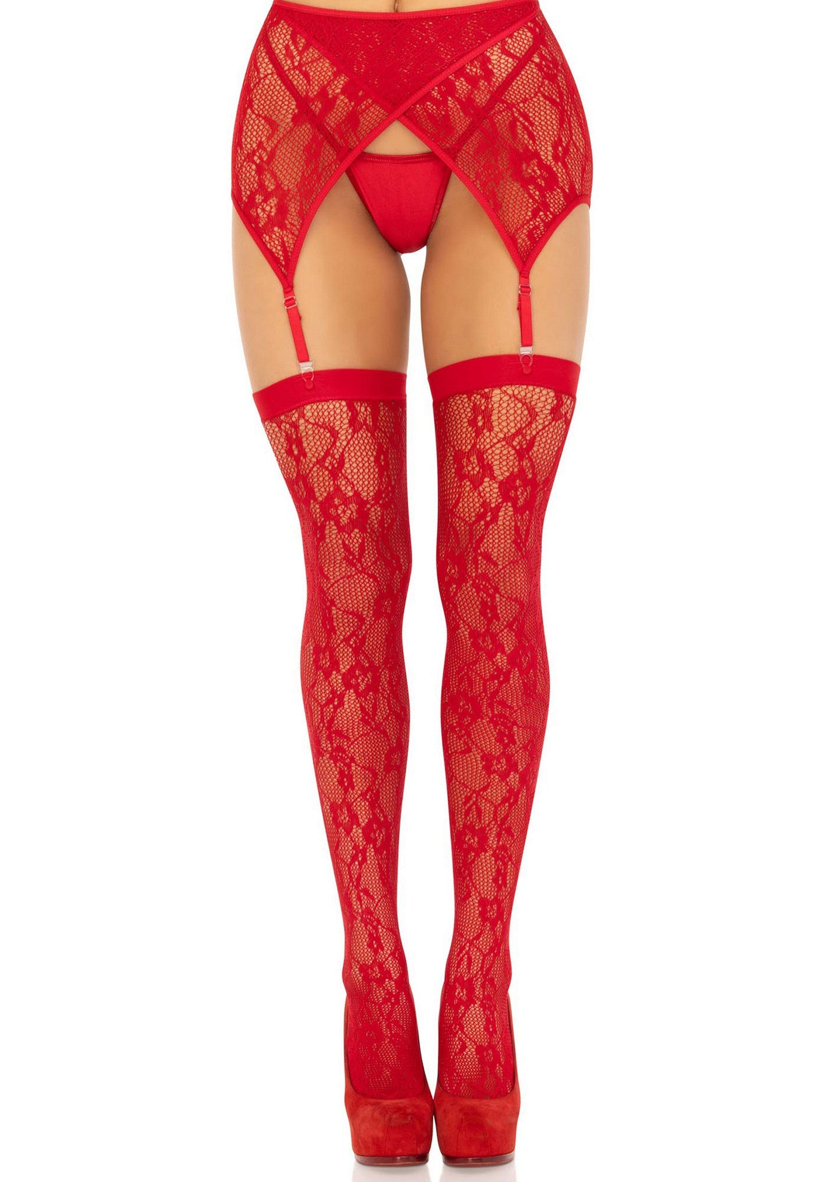 Ensemble lingerie rouge en dentelle: porte-jarretelles et bas assortis. Lingerie séduisante pour une nuit spéciale!; Rode kanten lingerie set: jarretelgordel en bijpassende kousen. Verleidelijke lingerie voor een speciale nacht!; Red lace lingerie set: garter belt and matching stockings. Seductive lingerie for a special night!