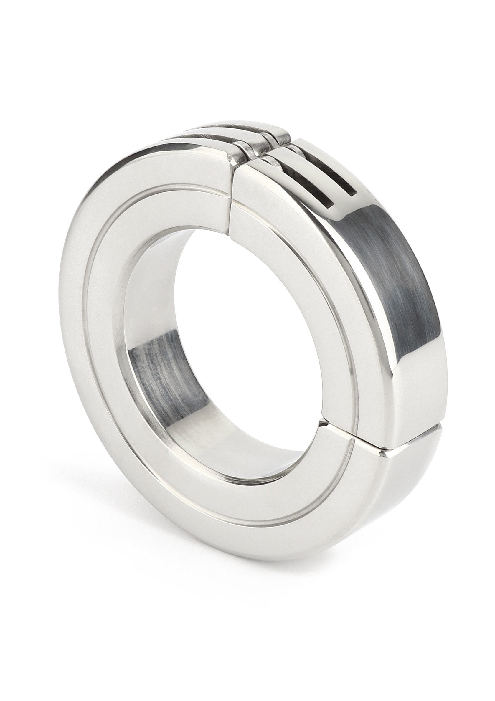 Anneau pénien en métal ajustable pour un plaisir intense.; Verstelbare metalen penisring voor intens genot.; Adjustable metal cock ring for intense pleasure.